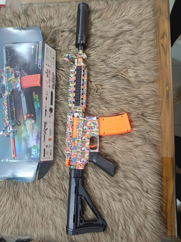 M4 Electric Gel Ball Blaster Gun with Colorful Lights & Spray (7.4V Rechargeable)+1000 Gel bullet