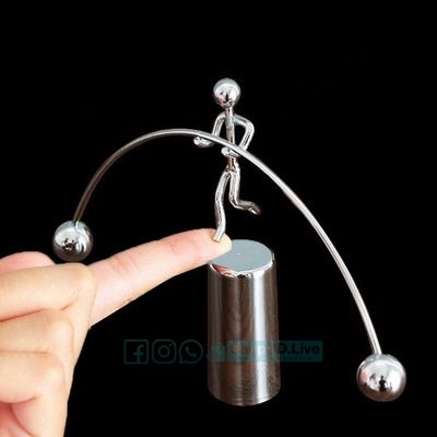 Creative Balance Pendulum Iron Man Learning Decompression Ornaments for Students Male and Female Friends Birthday Christmas Gifts_img_7