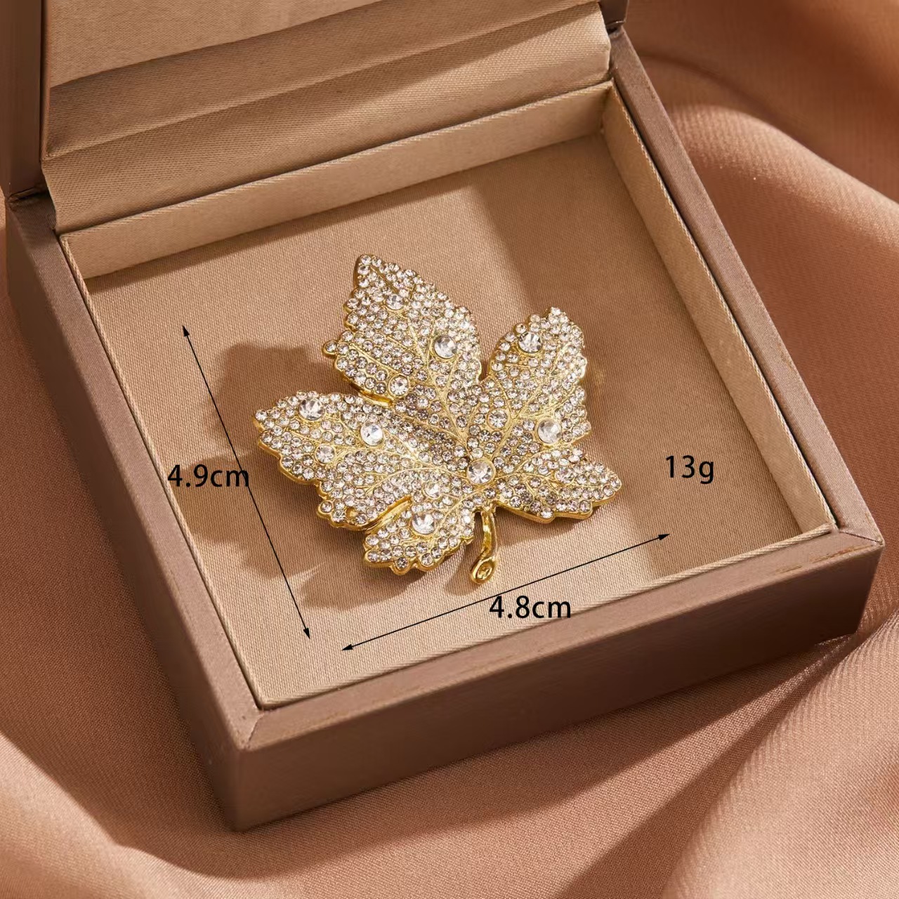 ProX Sparkling Crystal Maple Leaf Brooch_BR-402-11_img_0