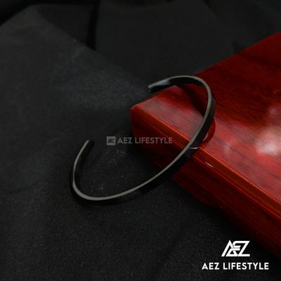 Classic Cuff Bracelet Black Edition_img_0