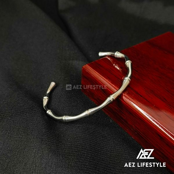 Prime Curve Cuff Bracelet (Silver Edition)