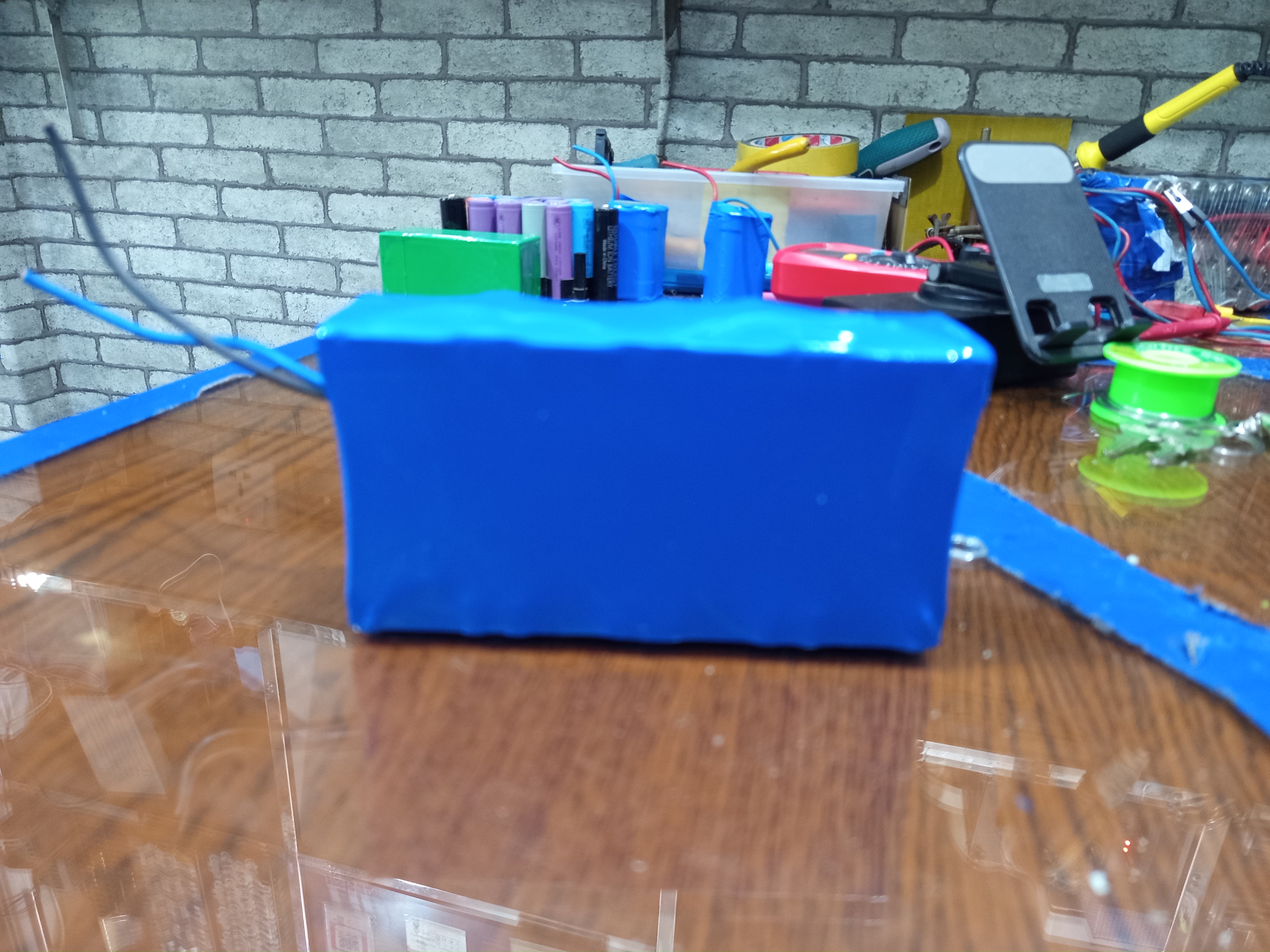 12 volt 6ah lithium phosphate battery pack use for solar/ charger fan_img_4