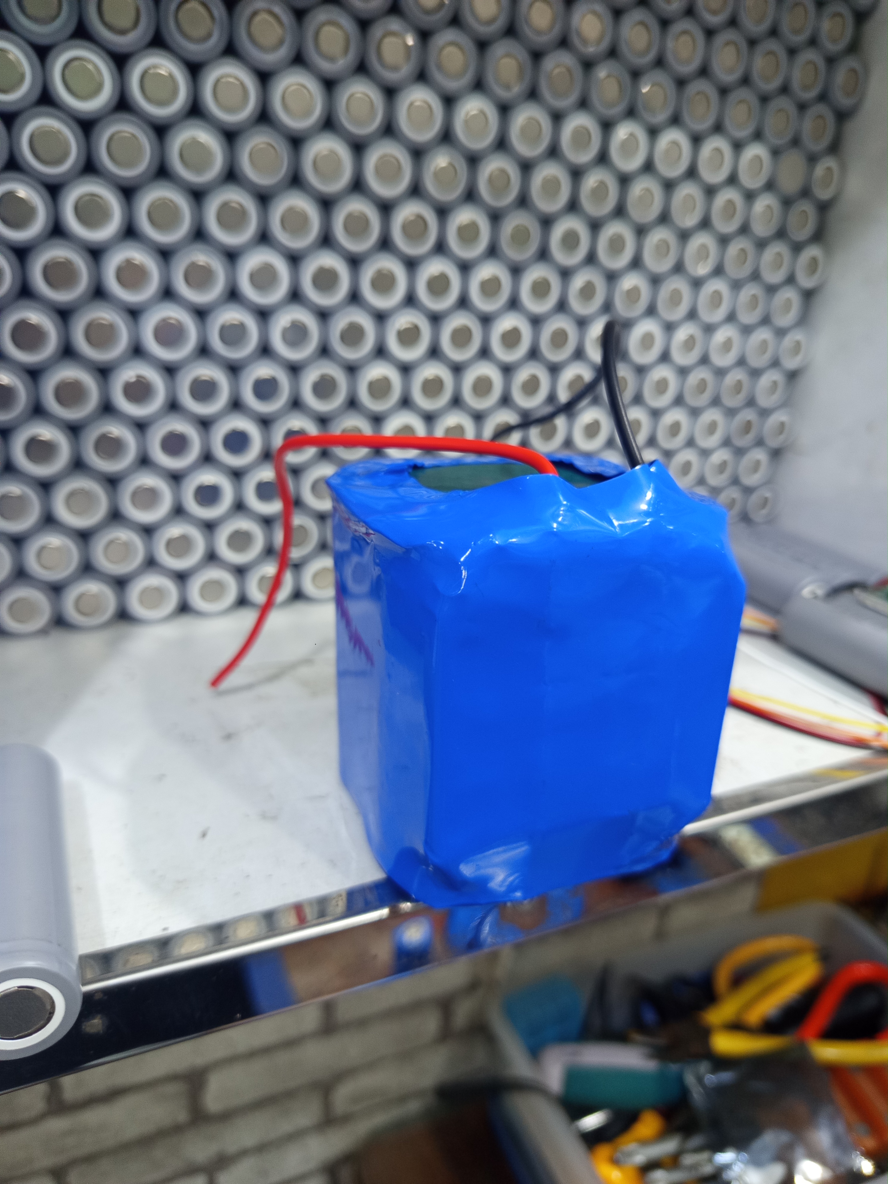 12 volt 6ah lithium phosphate battery pack use for solar/ charger fan_img_5