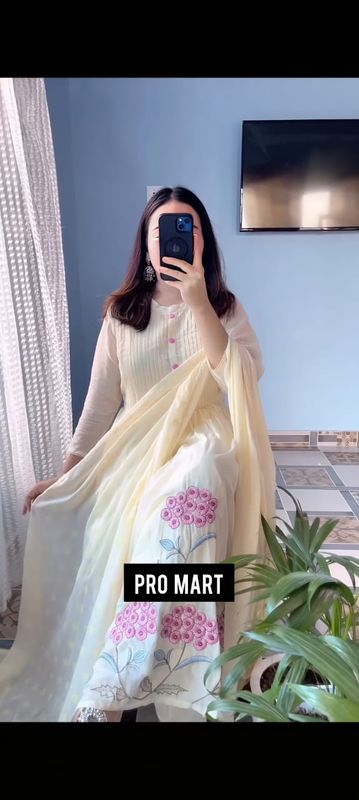 প্রিমিয়াম এম্ভ্রডারি গাউন থ্রি-পিস সেট 🌿 - Image 1