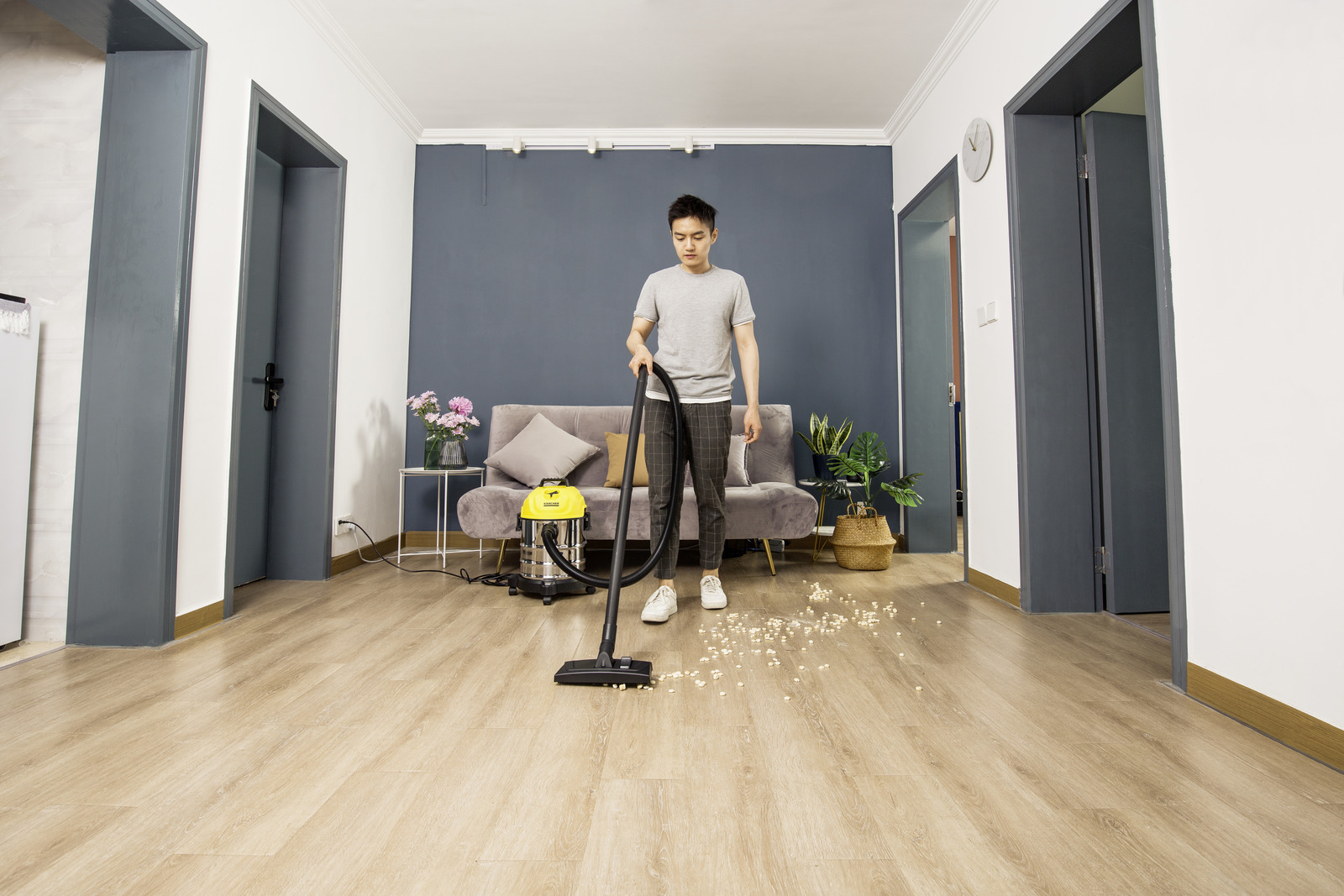 KÄRCHER WD 1s Classic Wet and Dry Vacuum Cleaner | 1300W Power | 18L Stainless Steel Tank | Stock No: 10983240_img_6