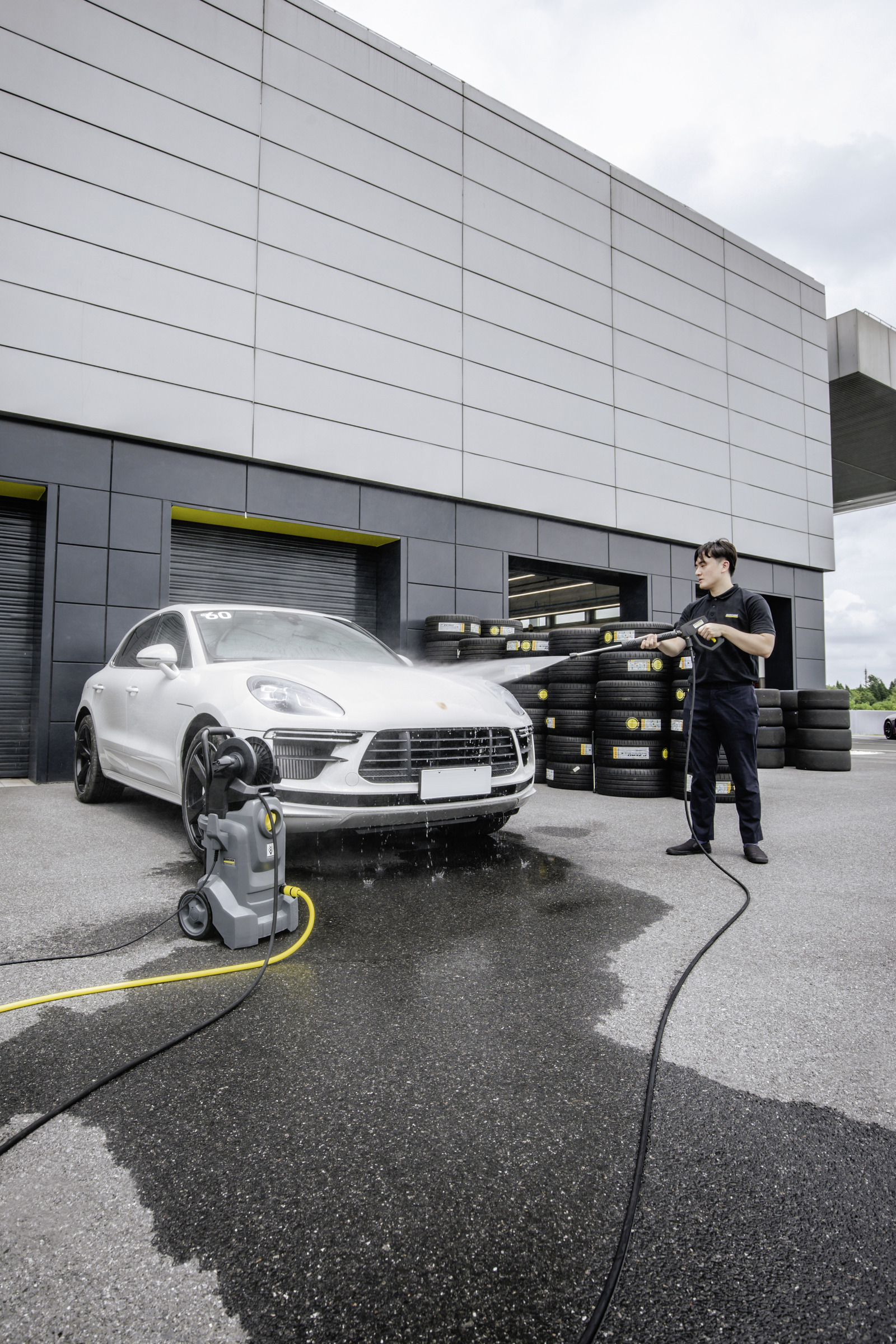 KARCHER HD 4/10x Classic High Pressure Washer | 1800W Power | 145 Bar | Integrated Hose Reel | Dirt Blaster | Car Washer | Stock: 15209760_img_5