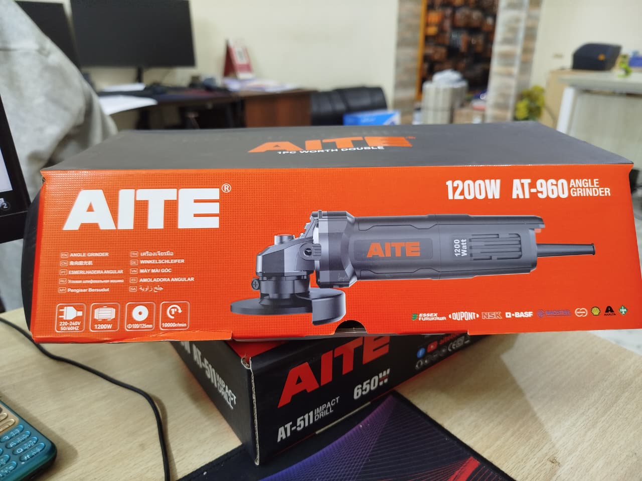 AITE 4" Angel Grinder, 1200W, 100mm, Back switch, paper box; Model: AT960_img_1