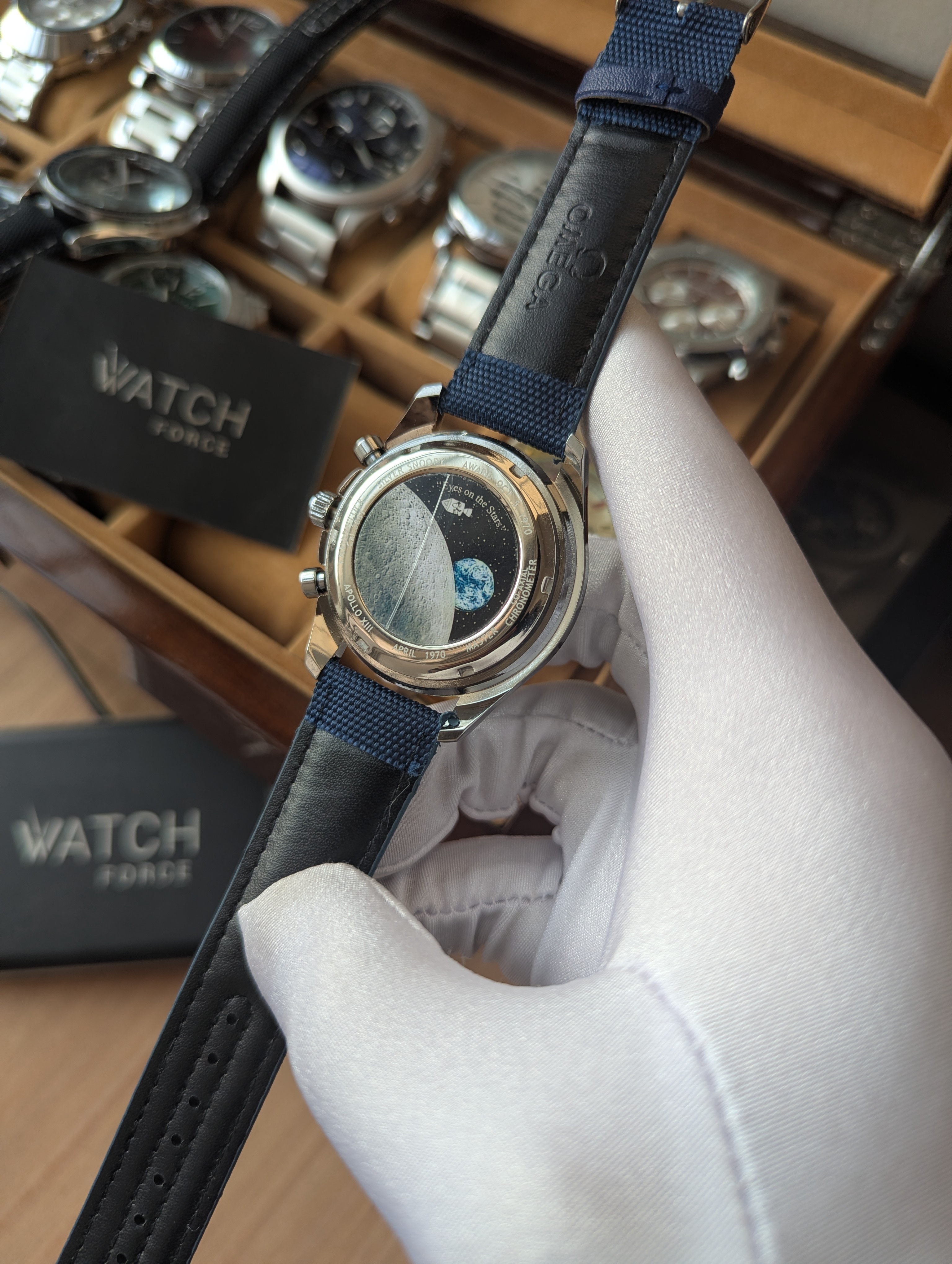 Omega Snoopy Chronograph Strap Watch_img_4