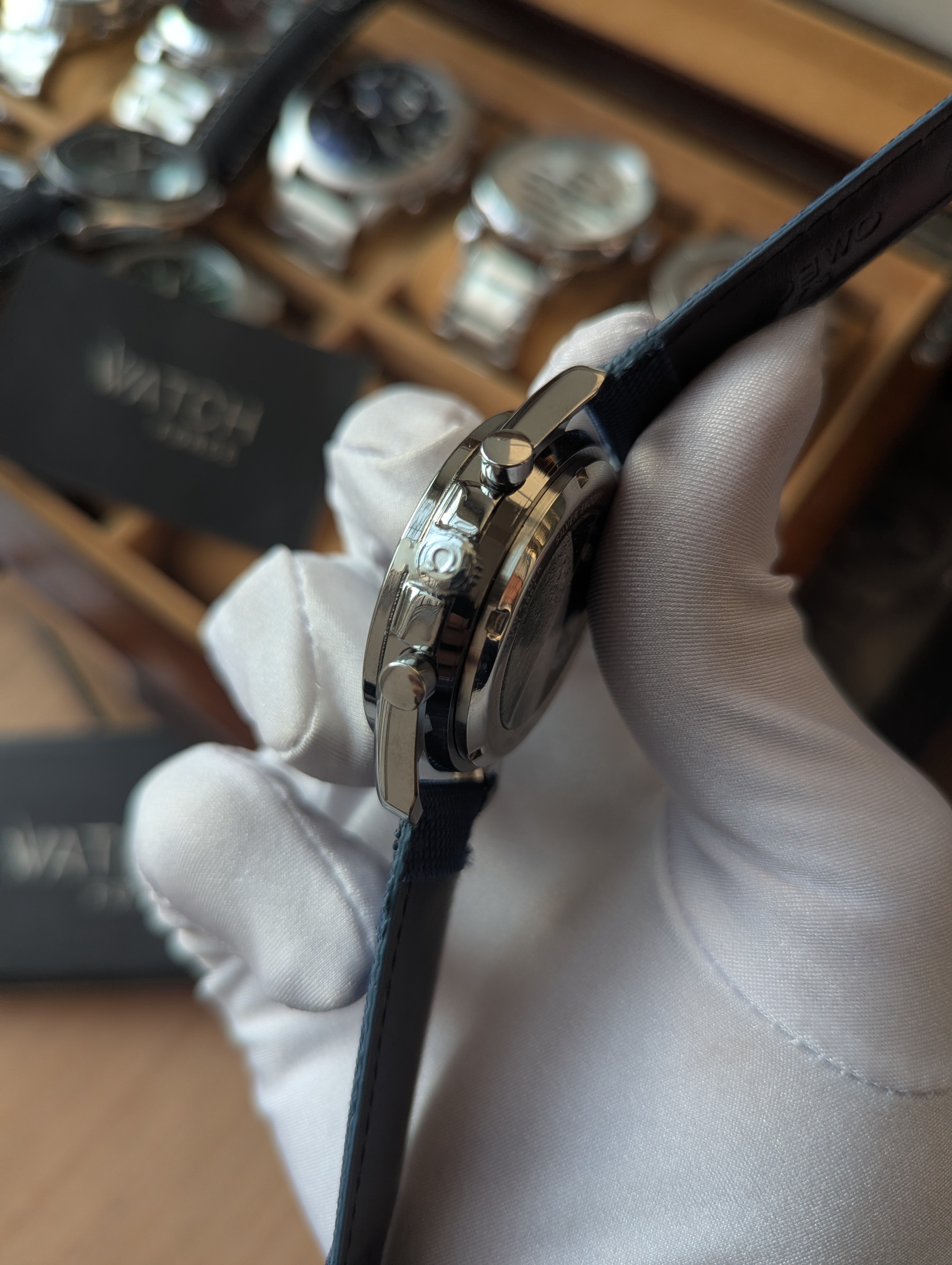 Omega Snoopy Chronograph Strap Watch_img_3