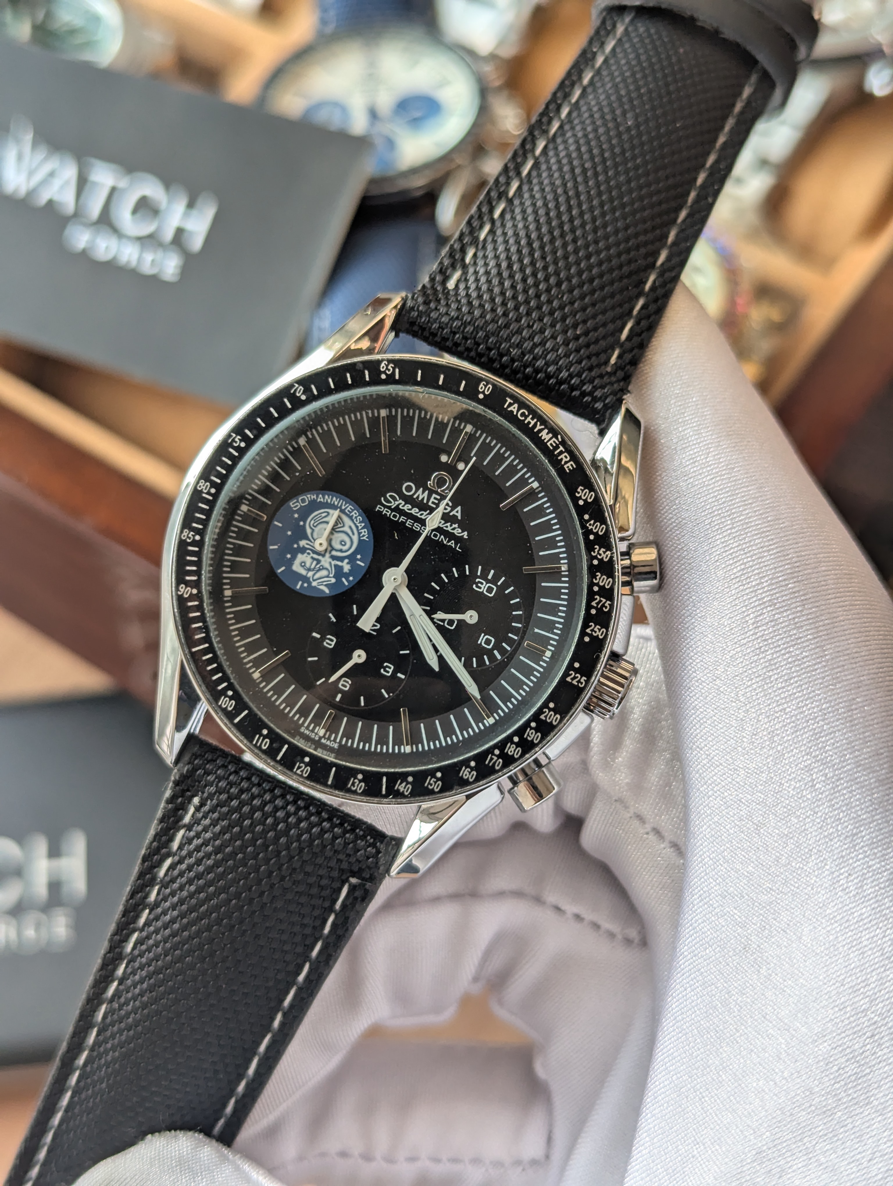 Omega Snoopy Chronograph Strap Watch_img_1