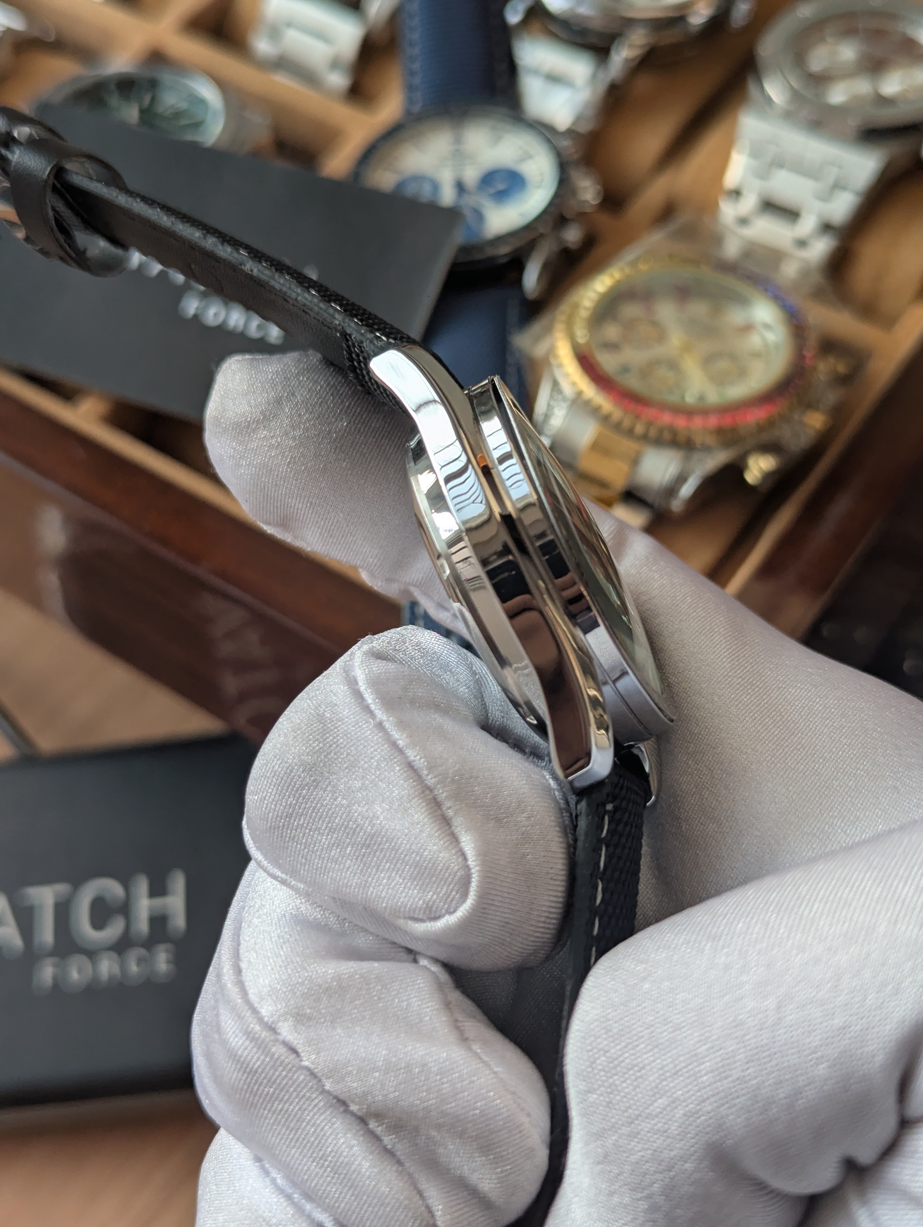 Omega Snoopy Chronograph Strap Watch_img_2