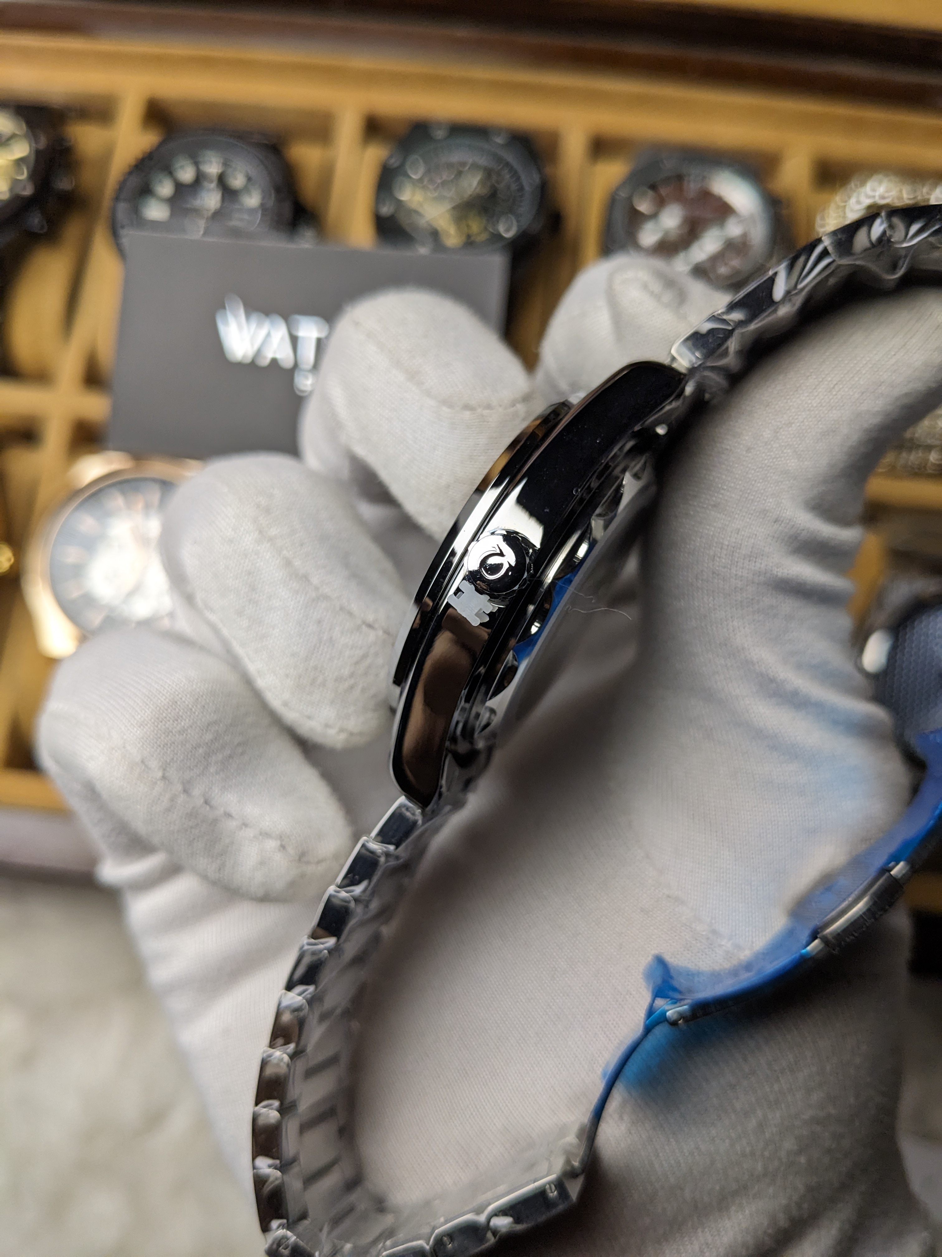 Omega Sky Blue Quartz Watch_img_3