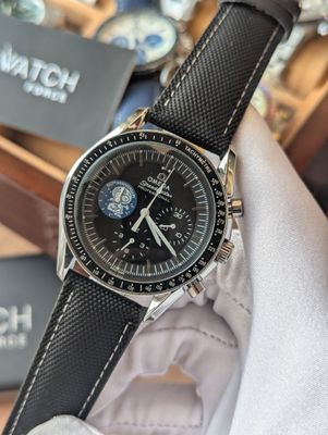 Omega Snoopy Chronograph Strap Watch_img_1