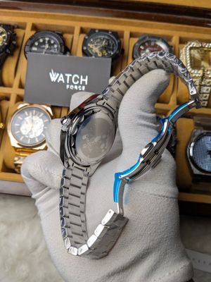 Omega Gray Quartz Watch_img_4