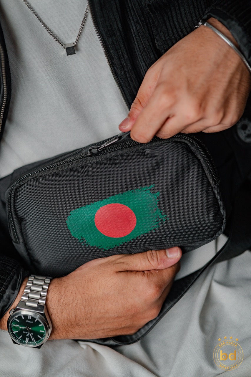 Bangladesh Pride Fannypack– Black with Bold Flag Design for Patriotic Style_img_1