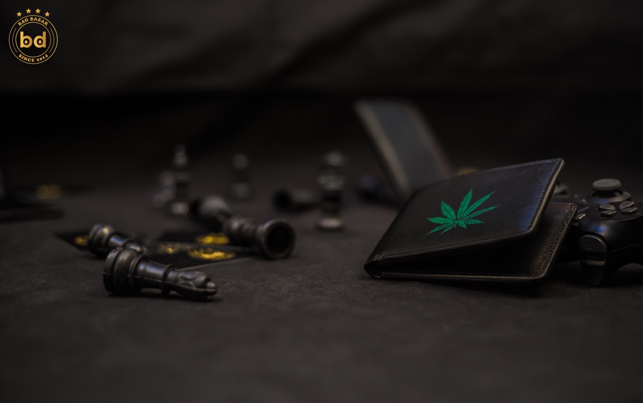 Green Leaf Wallet - Fun Design for Green Lovers_img_0