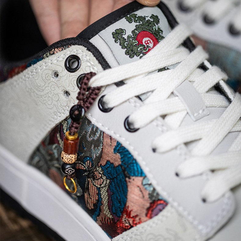 Premium Embroidery Sneakers_img_2