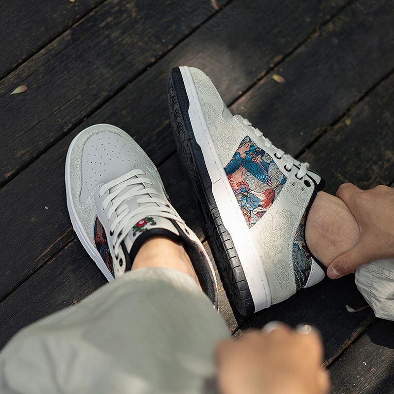 Premium Embroidery Sneakers_img_3