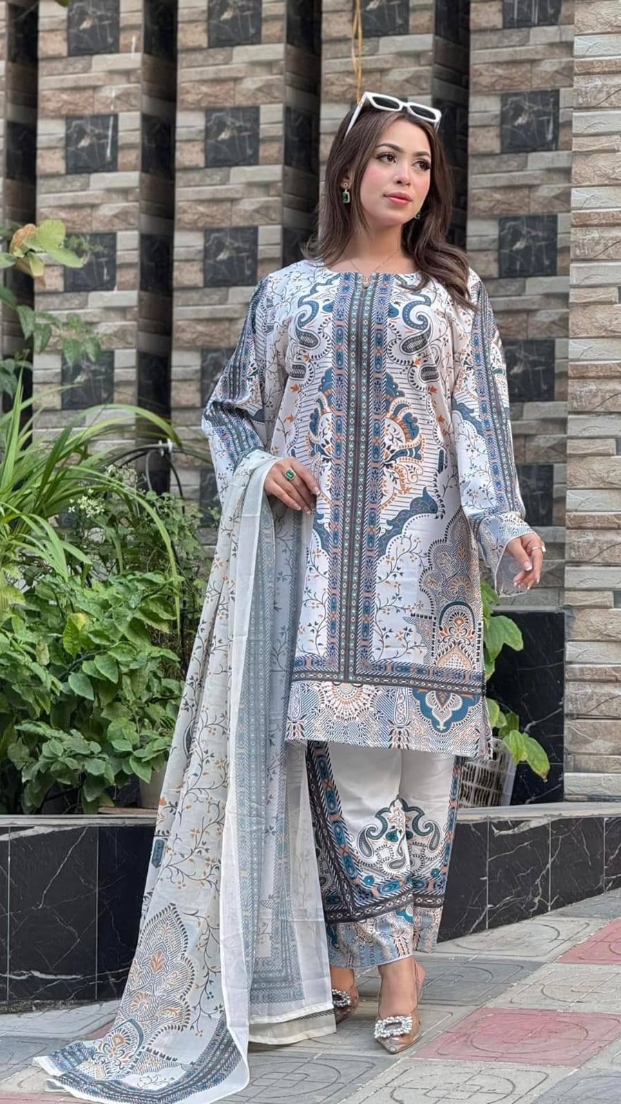 Sleek Pakistani inspaird 3 piece - Image 4