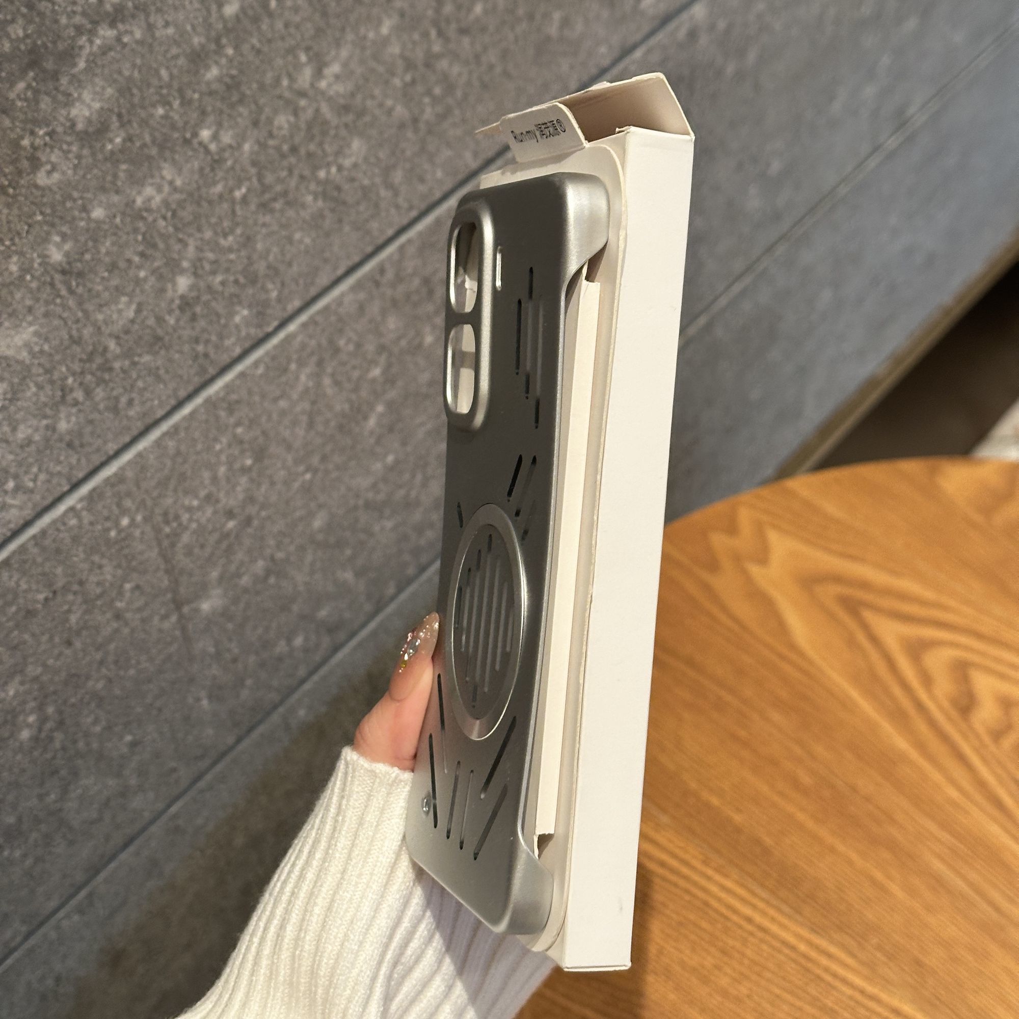 iQOO Neo10 Magnetic Frameless Hard Cover_img_2