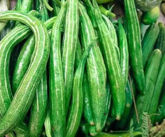 চিচিংগা/চিচিংগা – Snake Gourd (স্নেক গোর্ড)/ ১ কেজি - Image 1