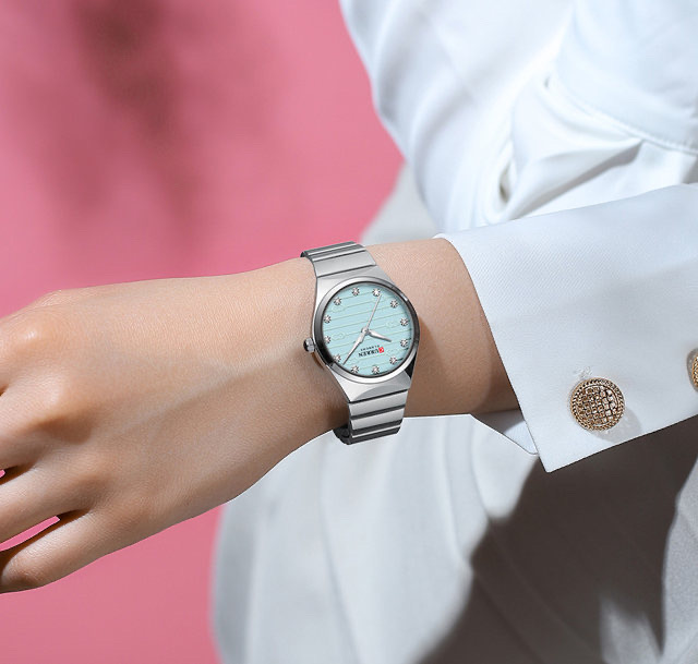 Curren 9110 Ladies Chain Watch- Light Blue Dial- Silver Bezel- Silver Chain- TF Code CR993CF_img_2