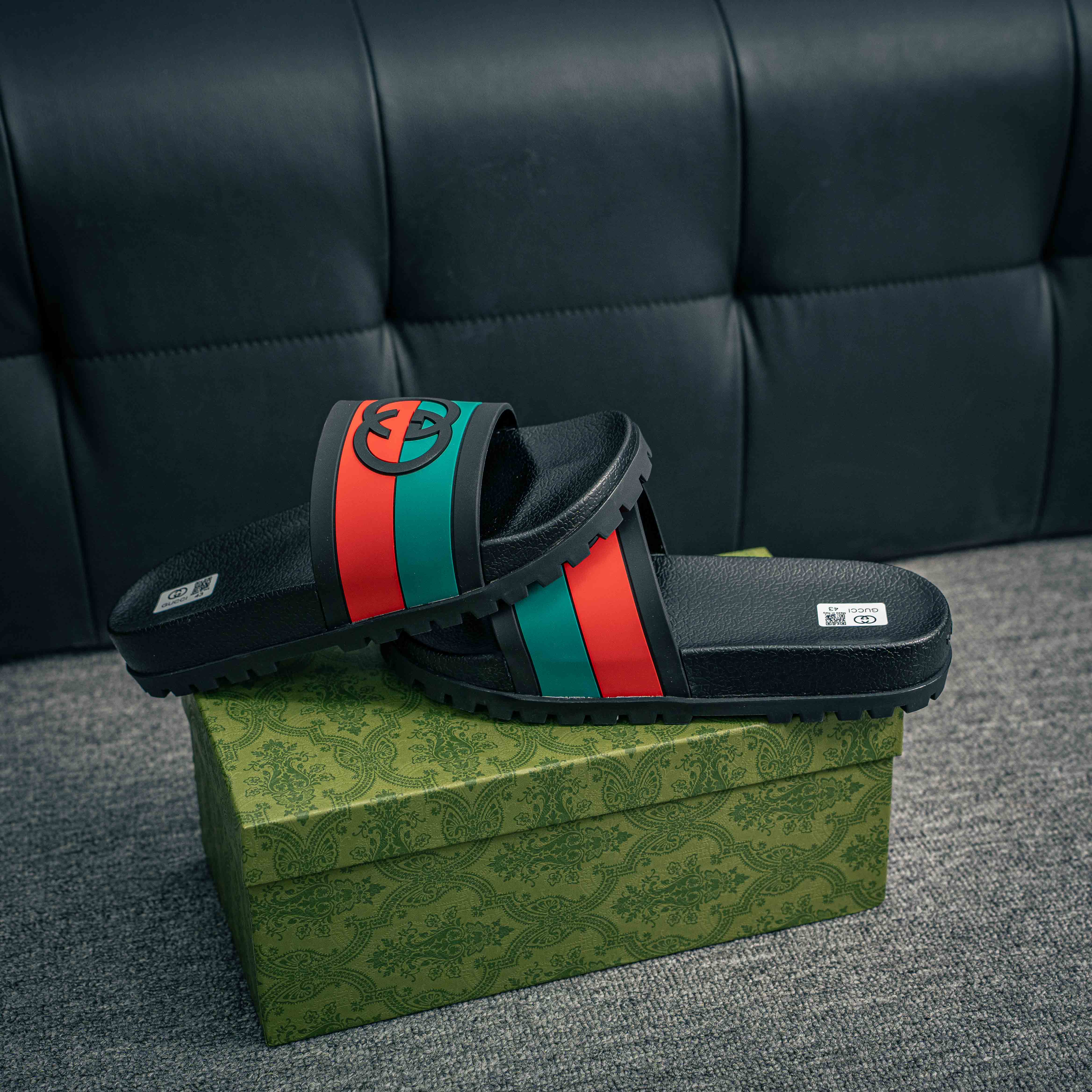 Gucci Interlocking G Slide Sandals (1:1)_img_1