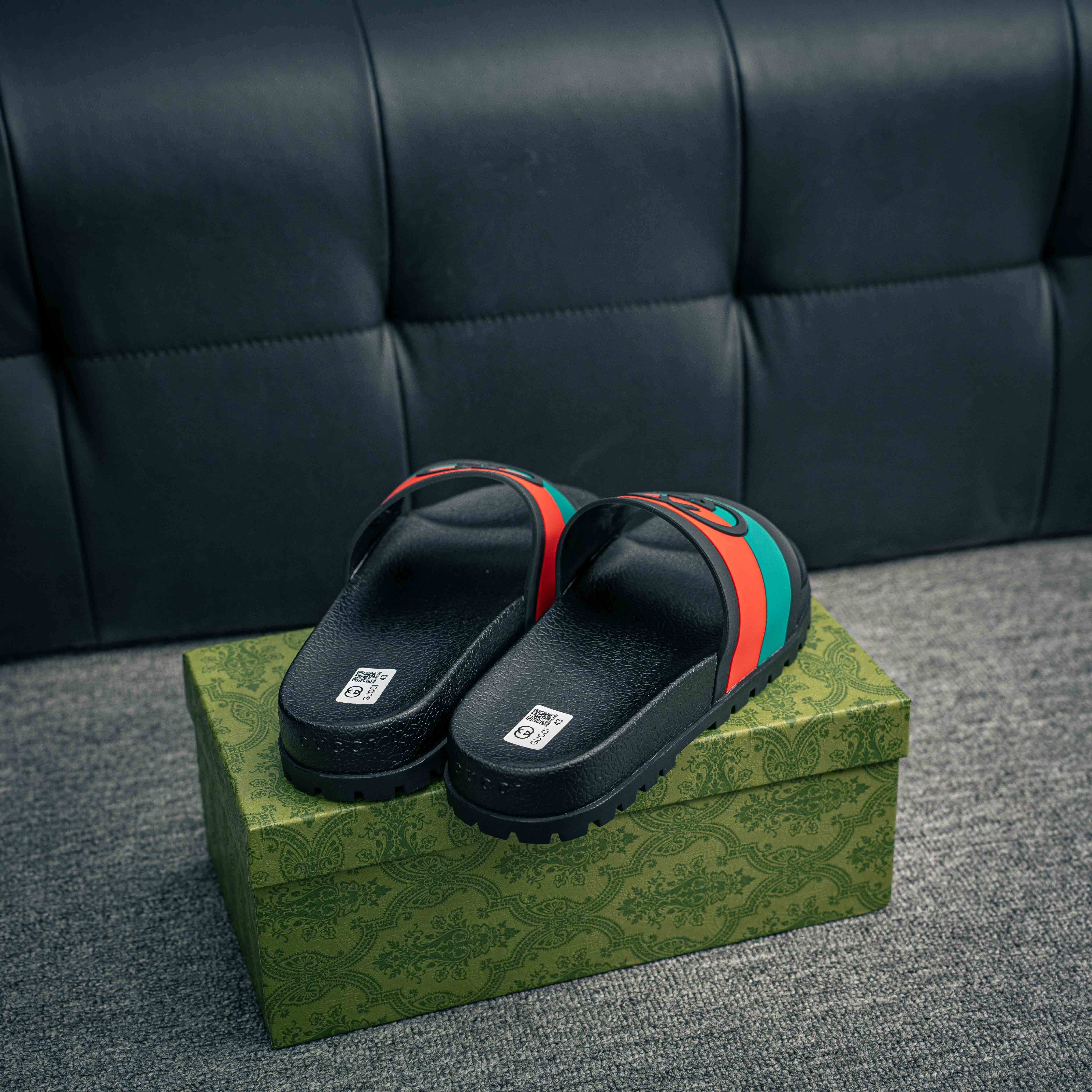 Gucci Interlocking G Slide Sandals (1:1)_img_4