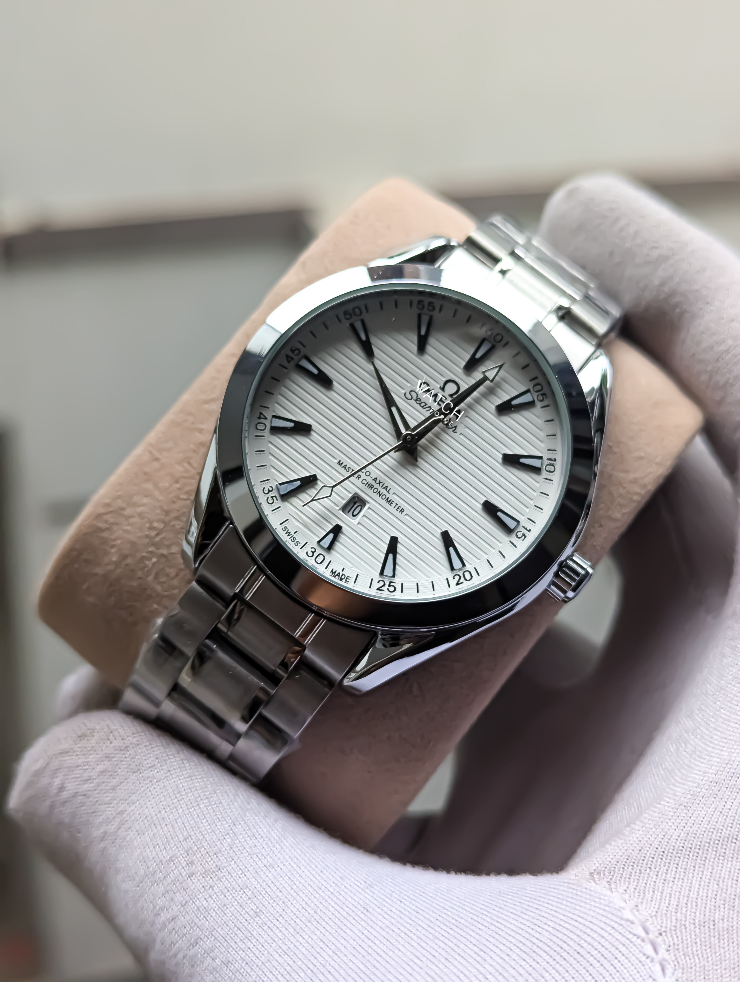Omega Quartz Watch White