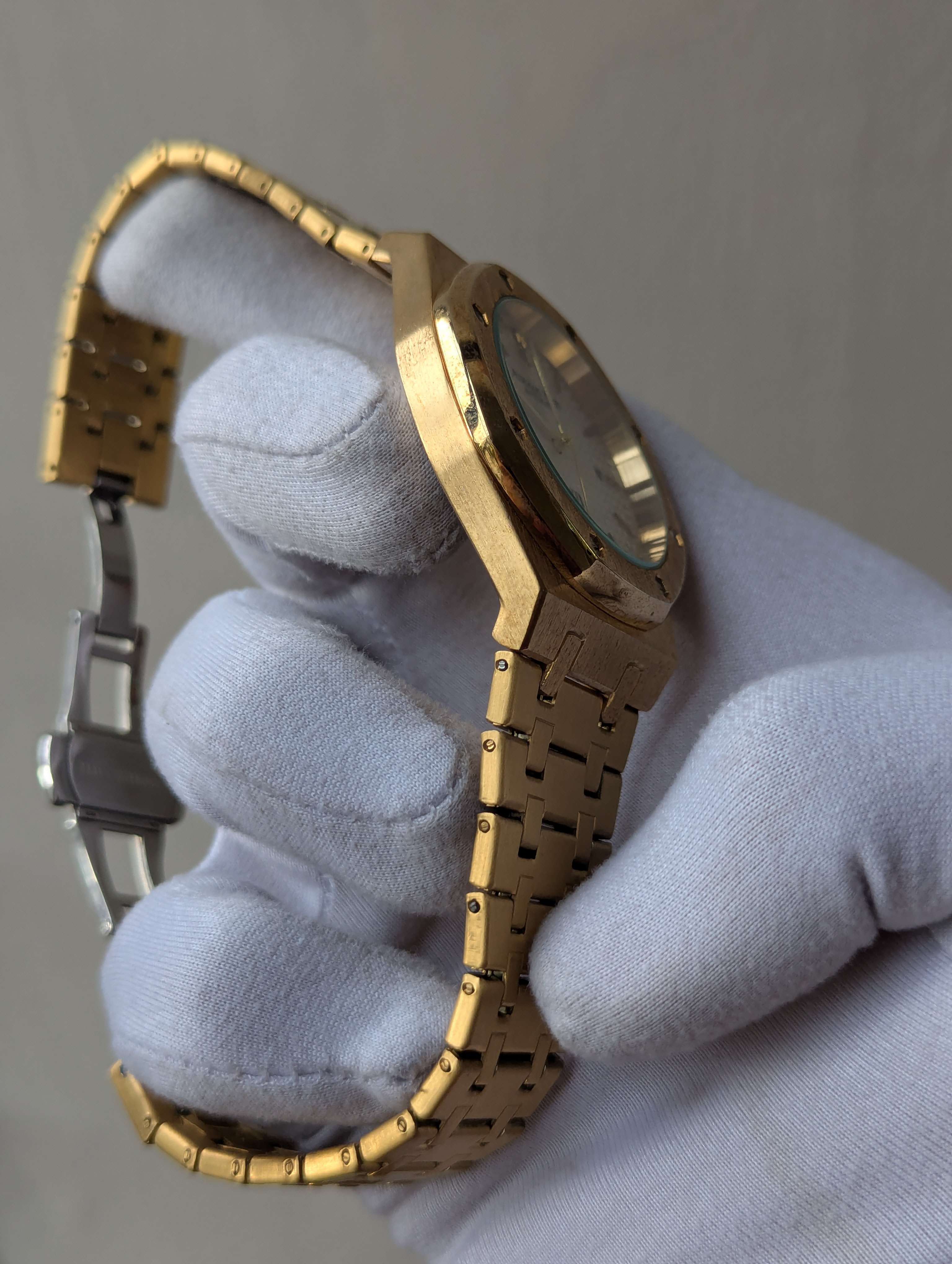 AP Quartz Golden White Face_img_2