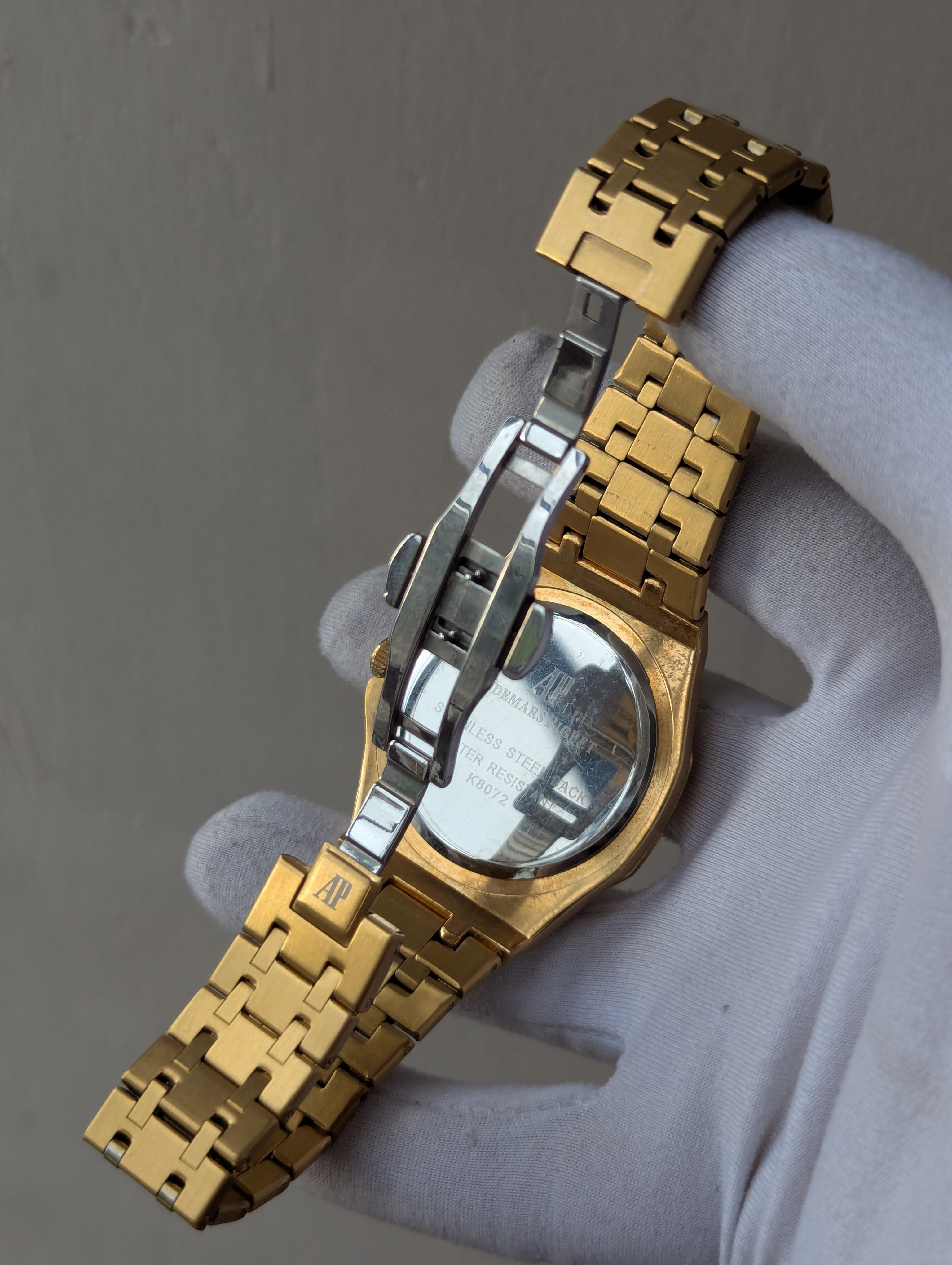 AP Quartz Golden White Face_img_3