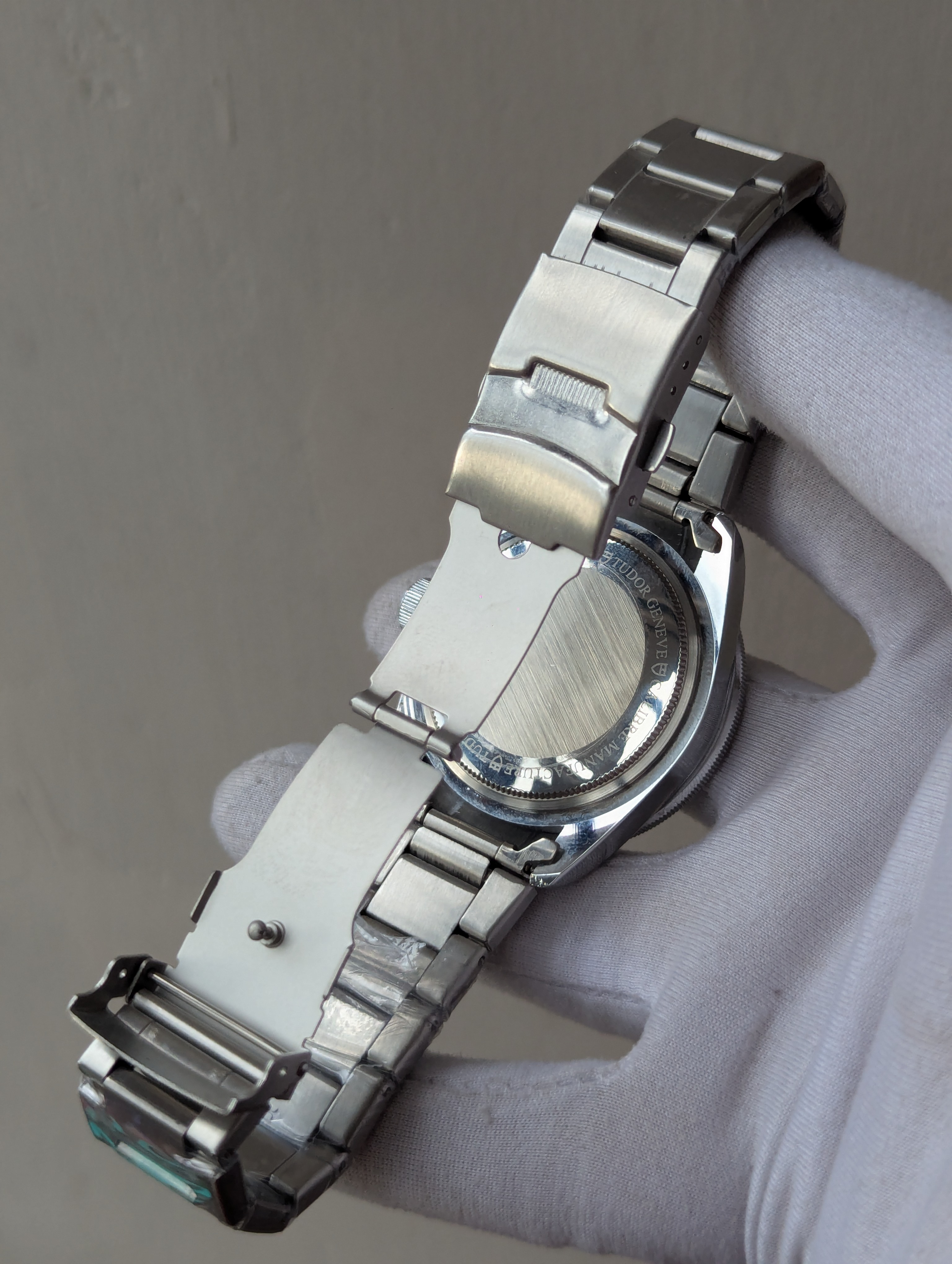 Tudor Quartz Watch Black_img_3