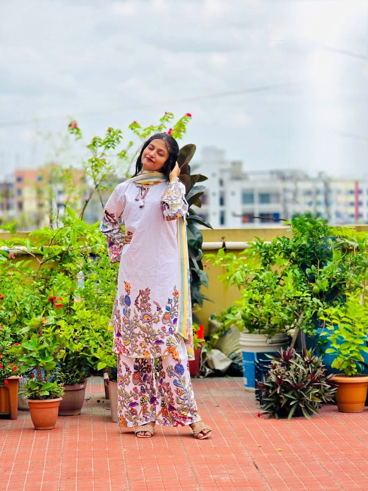 LUXURY PAKISTANI INSPIRED 3 PIECE - Image 1