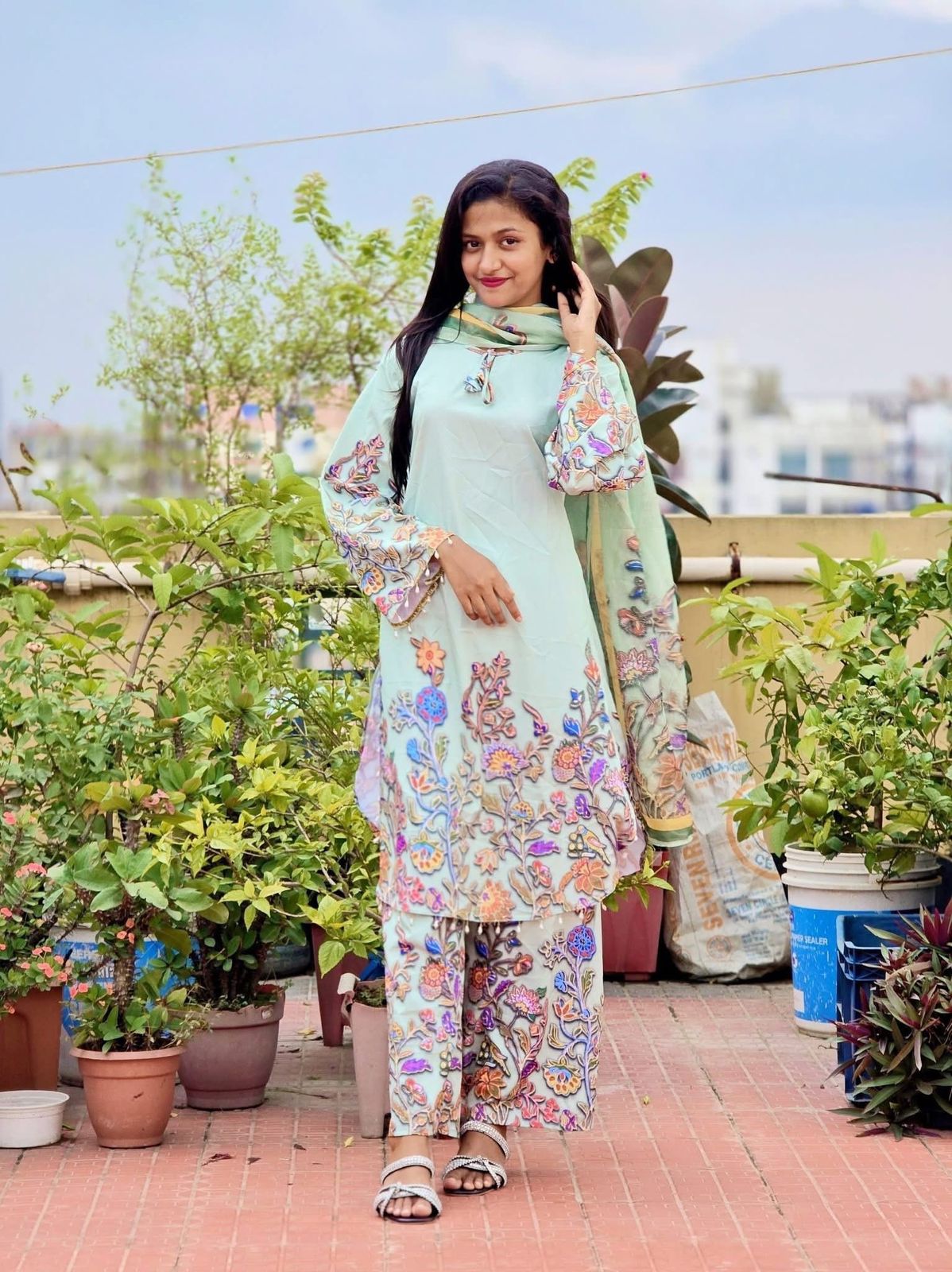 LUXURY PAKISTANI INSPIRED 3 PIECE - Image 5