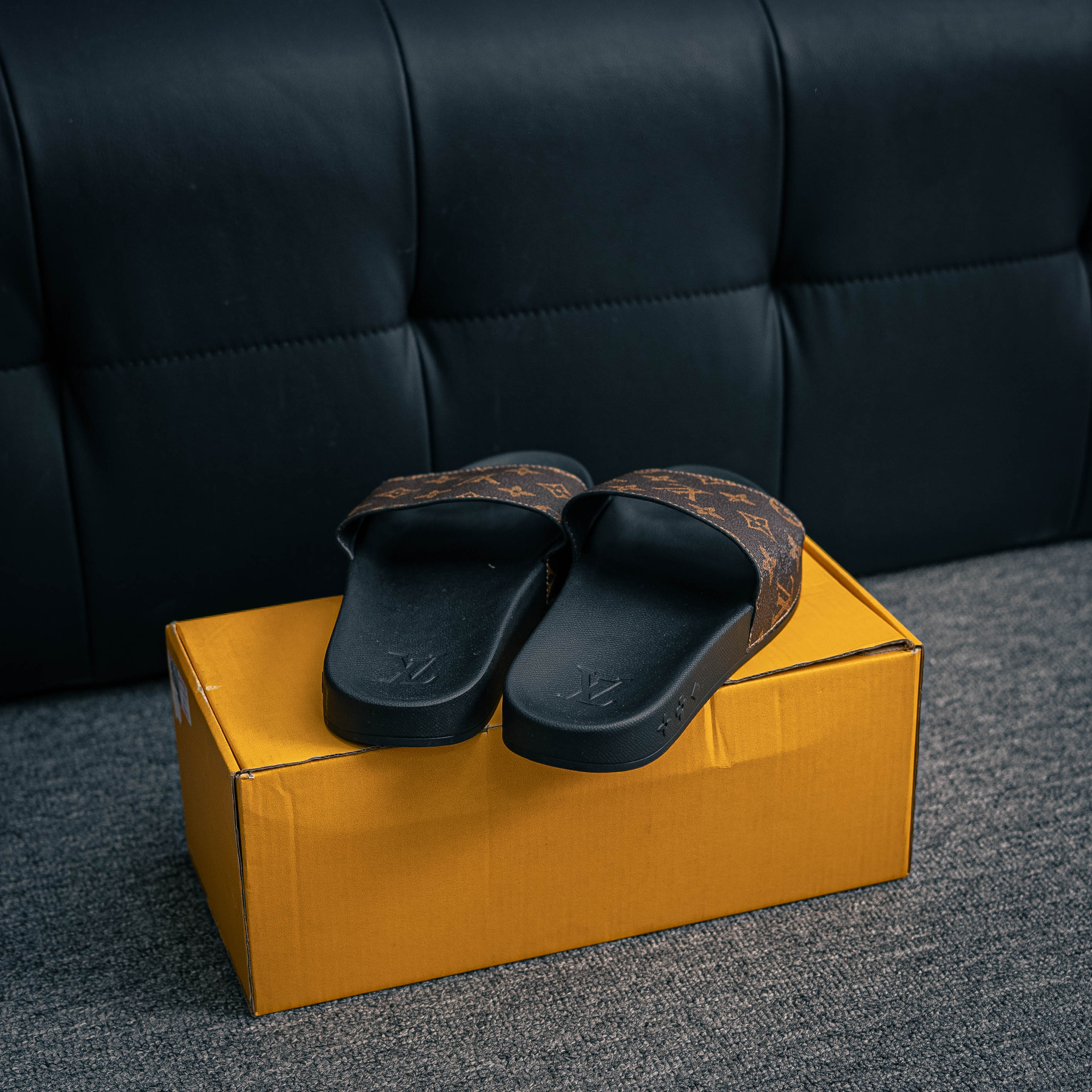 Louis Vuitton Waterfront Mules (1:1)_img_4