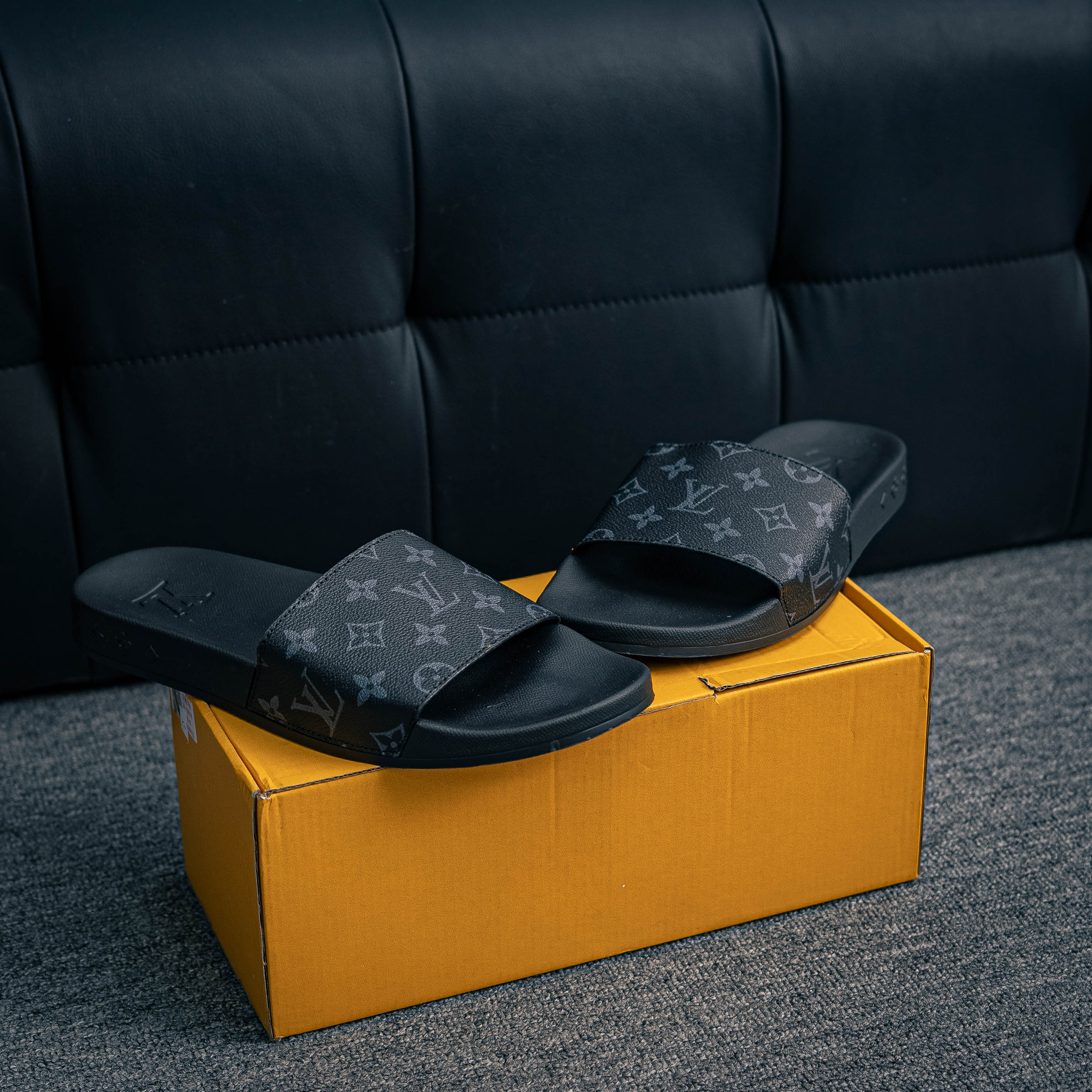 Louis Vuitton Waterfront Mules (1:1)_img_0