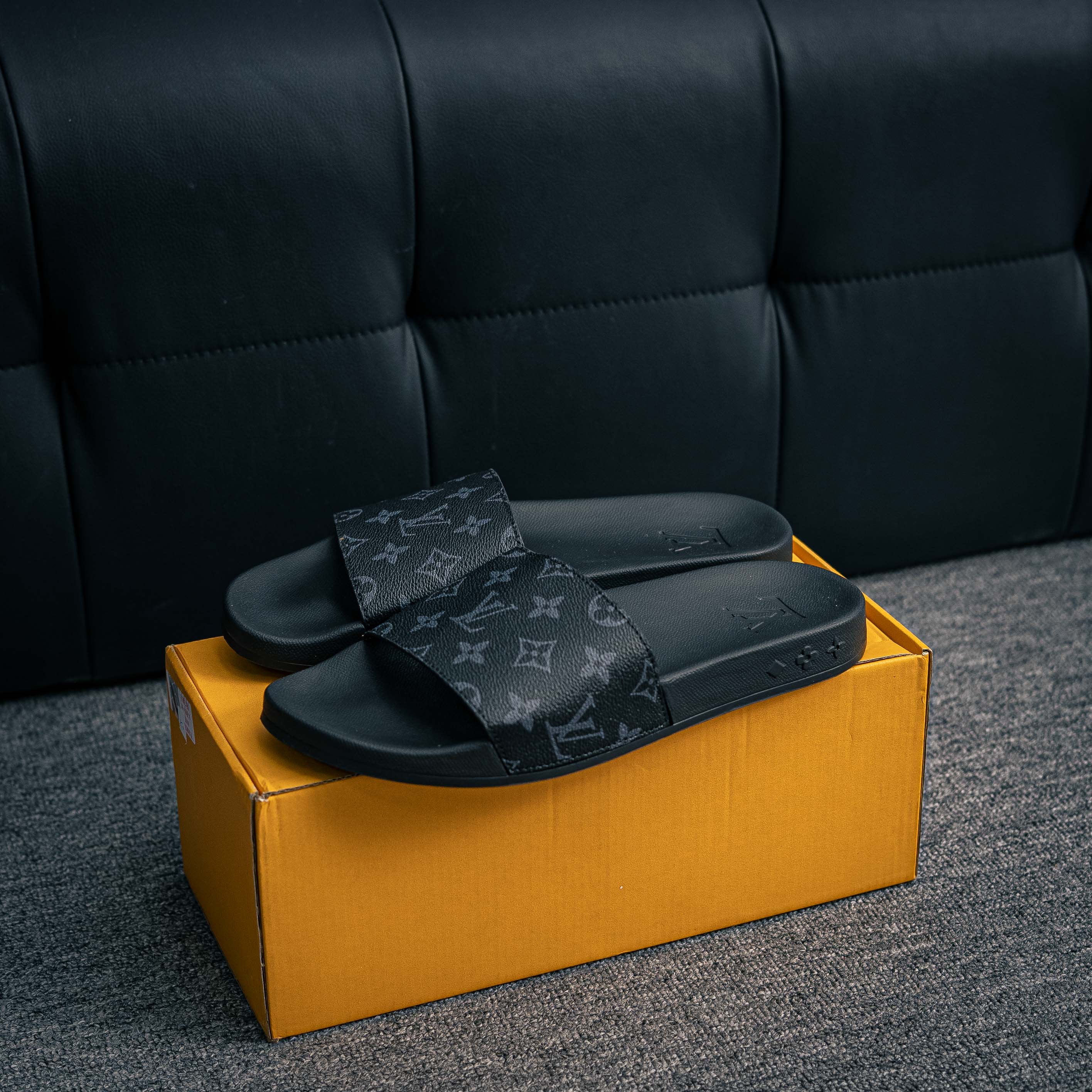 Louis Vuitton Waterfront Mules (1:1)_img_3
