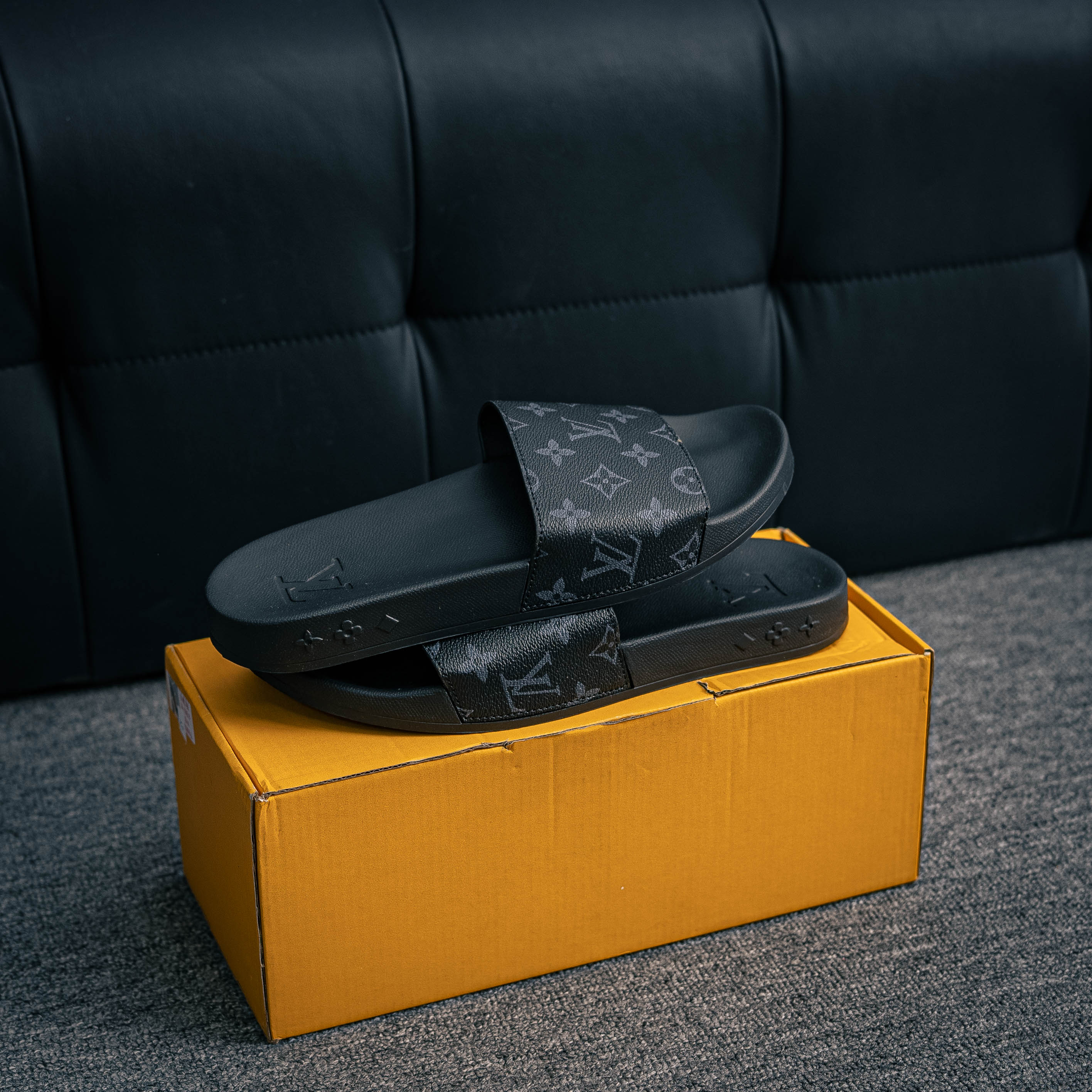 Louis Vuitton Waterfront Mules (1:1)_img_1