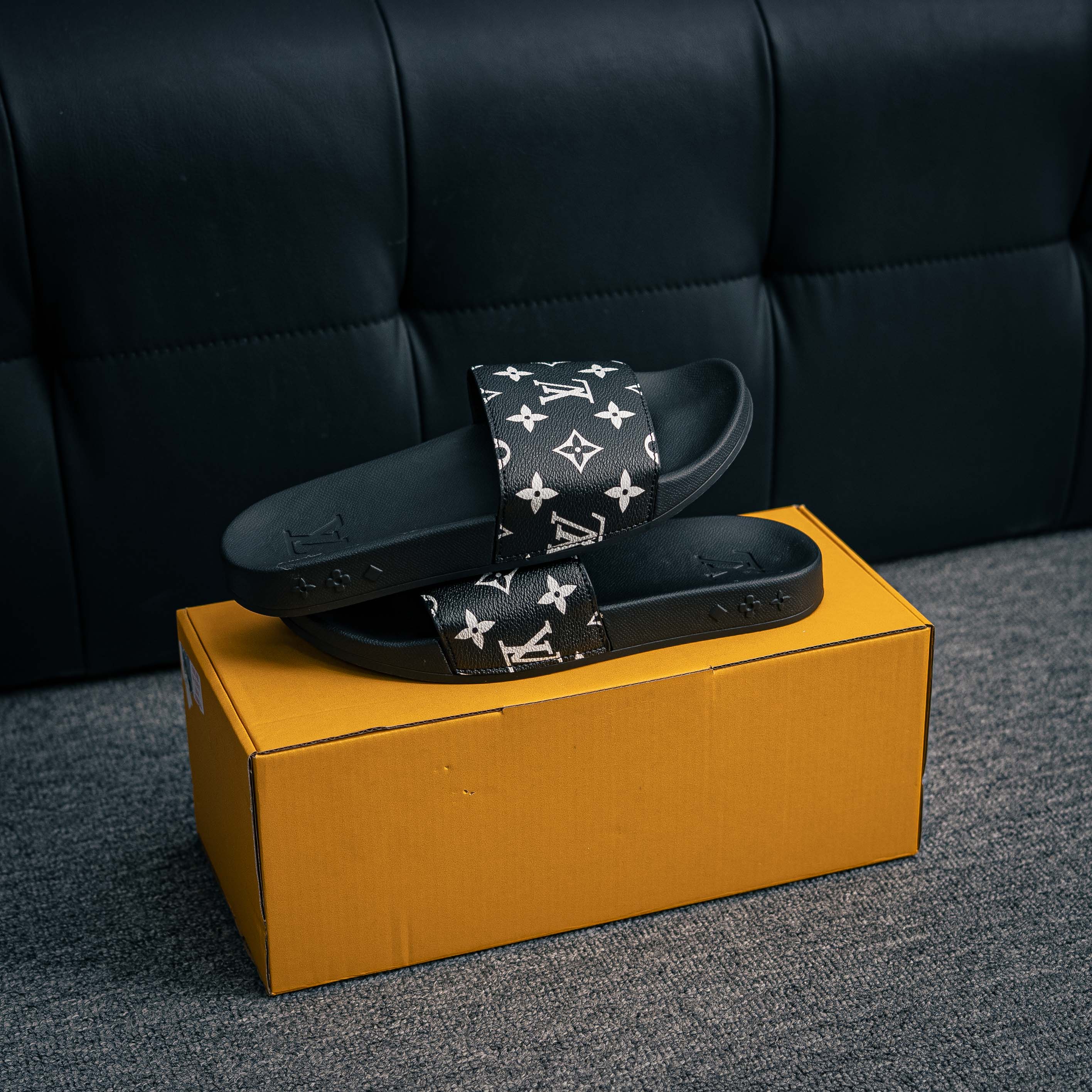 Louis Vuitton Waterfront Mules (1:1)_img_1