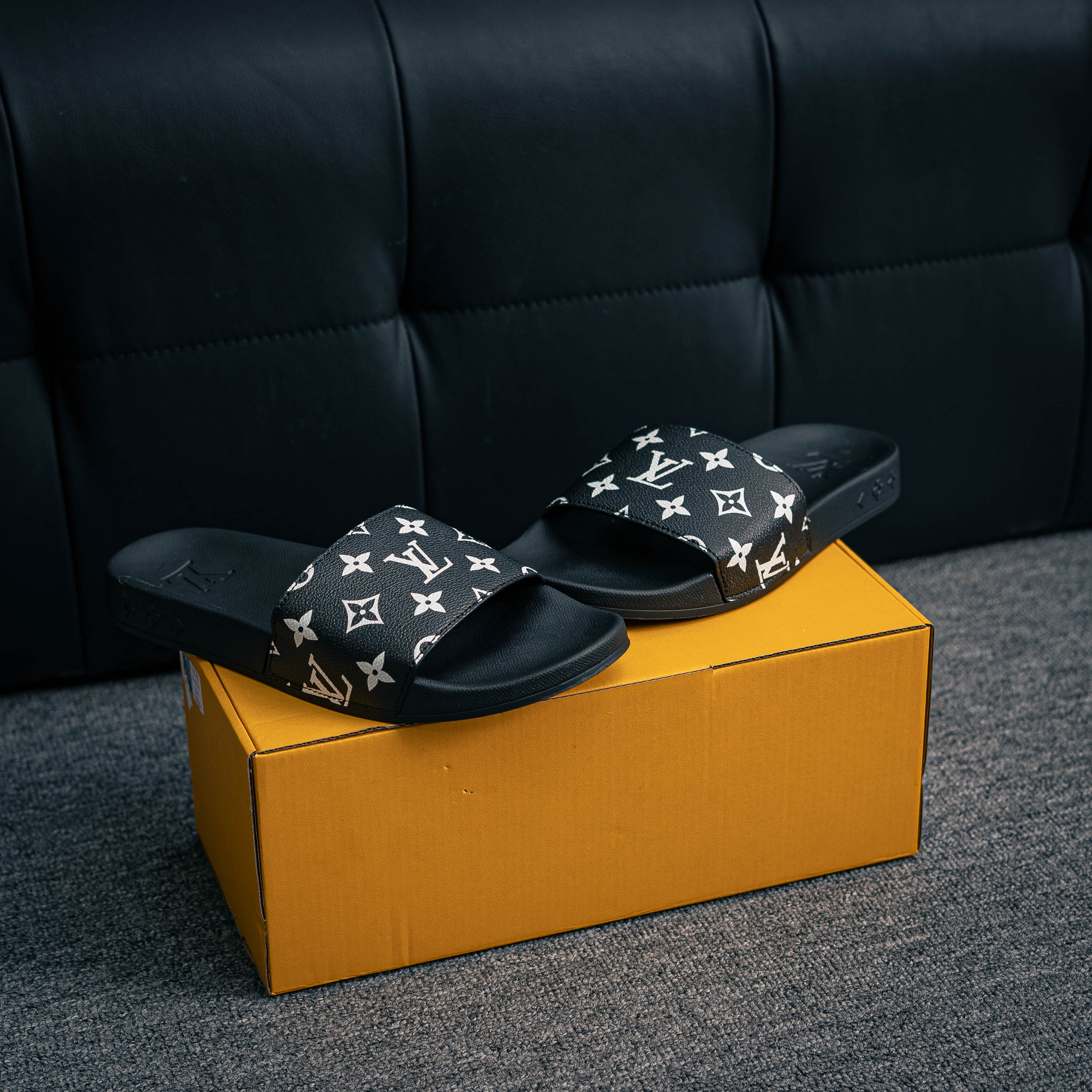 Louis Vuitton Waterfront Mules (1:1)_img_0