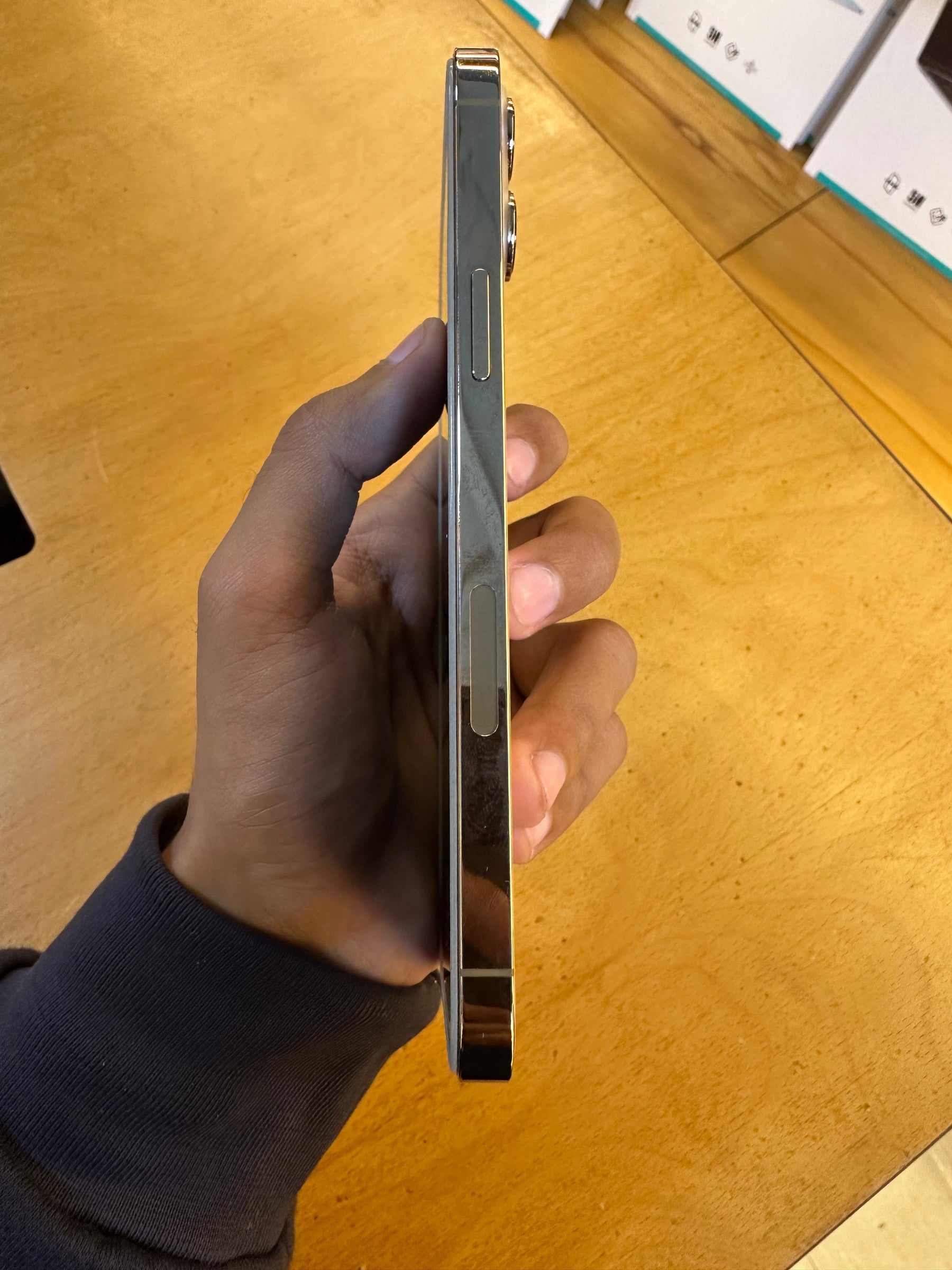 I phone 16 pro max_img_15