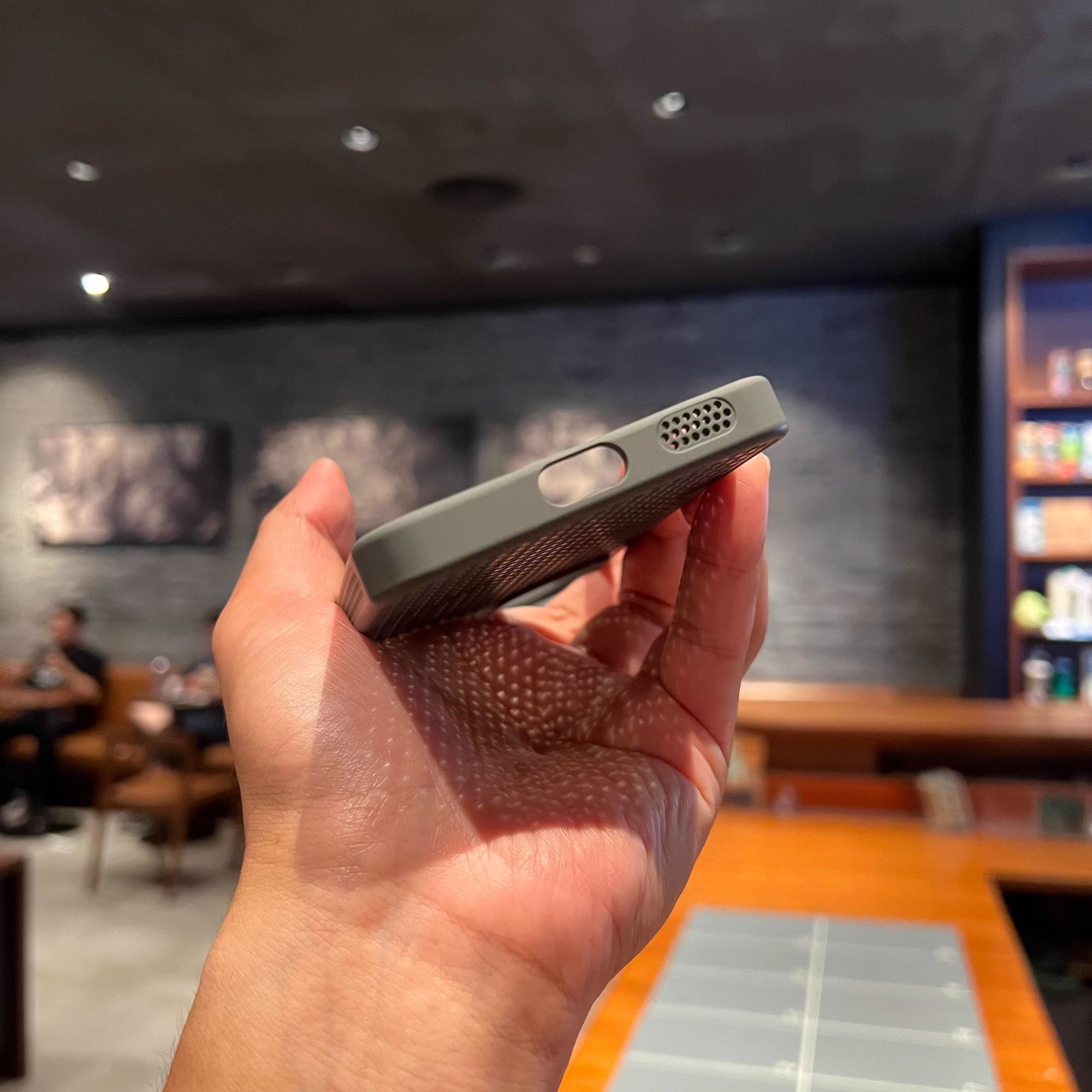 IQOO Neo10 Honeycomb hollow heat dissipation magnetic charging protective cover_img_2