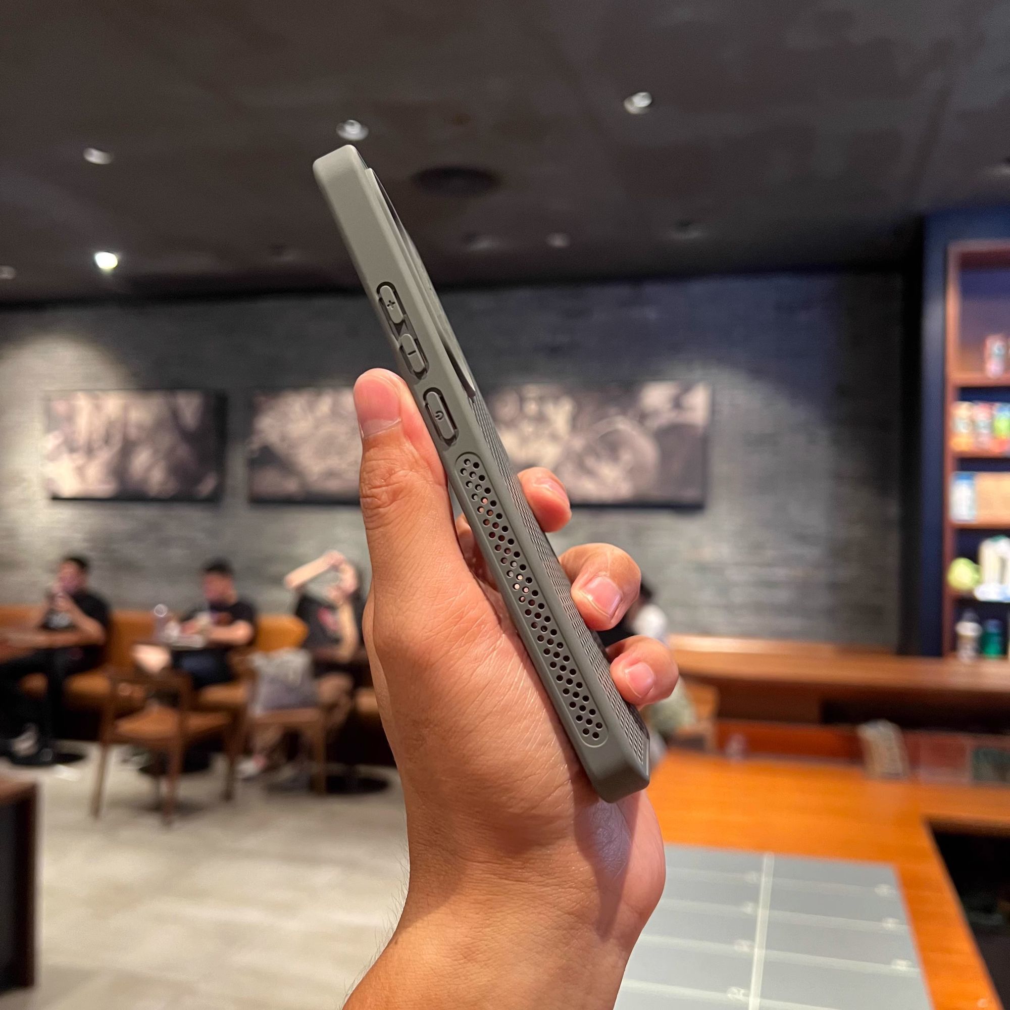 IQOO Neo10 Honeycomb hollow heat dissipation magnetic charging protective cover_img_3