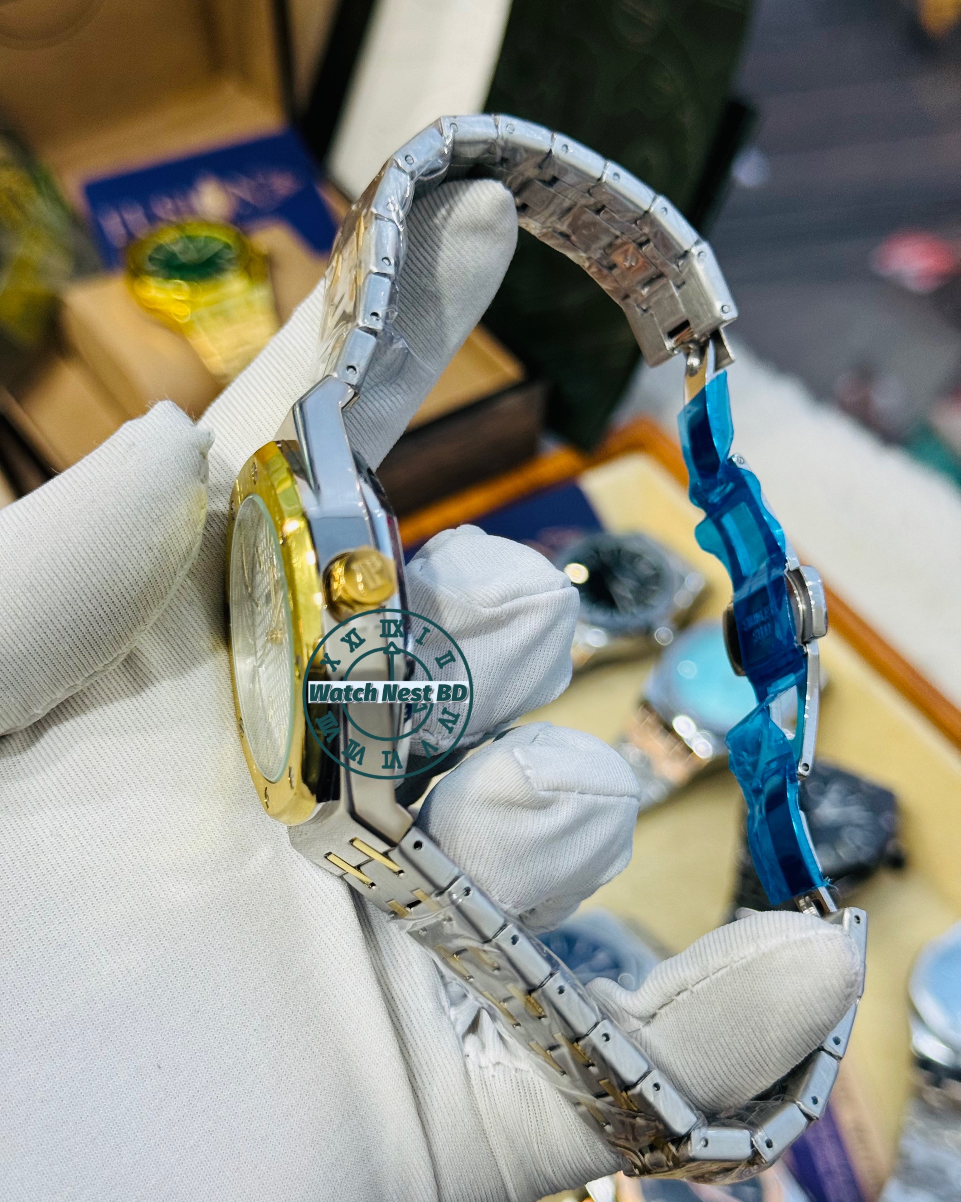 Audemars Piguet AP Dual Tone Golden Black Quartz Movement Sqr Watch (AA Grade)_img_1