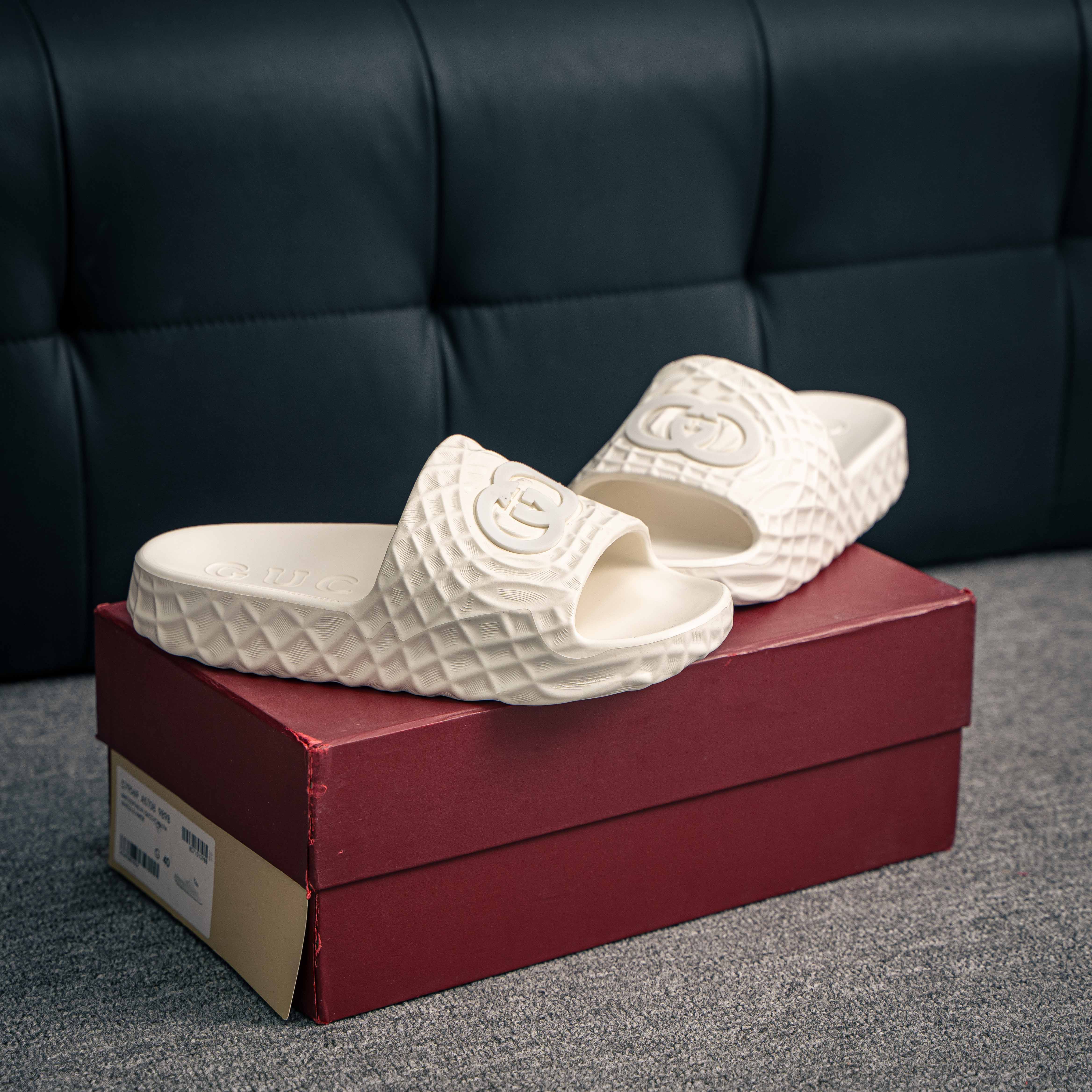 Gucci slide sandals (1:1)_img_0