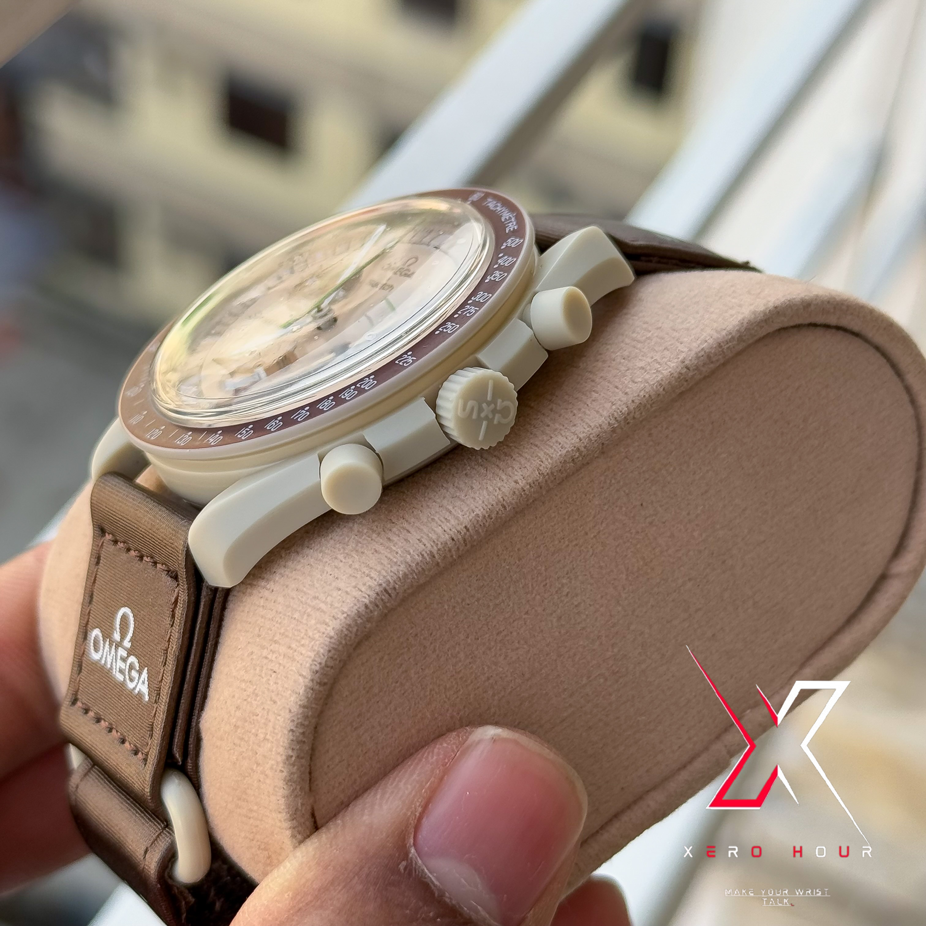 Omega MoonsWatch | Chronograph | Mission to Saturn | Dark Chrolocate cream_img_2