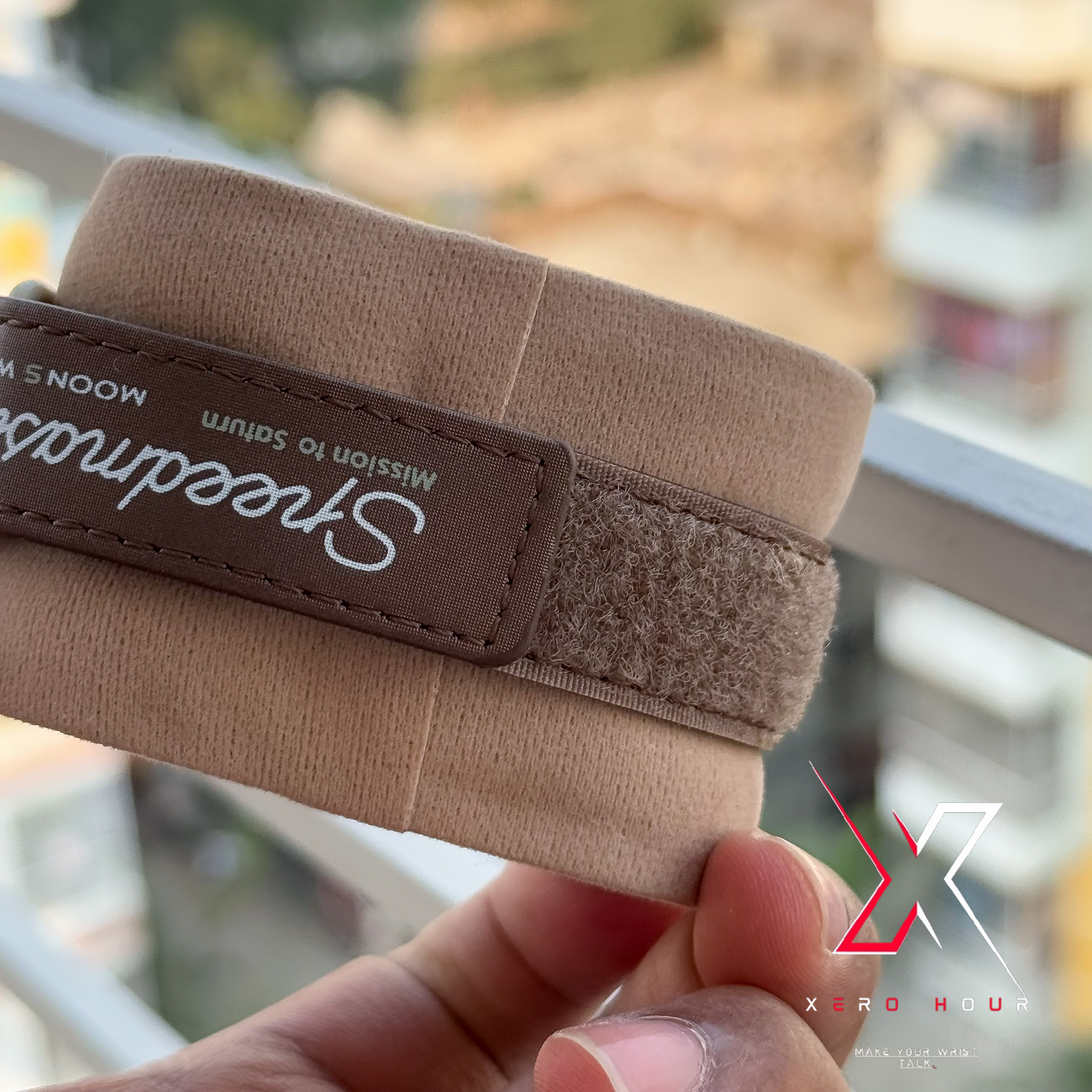 Omega MoonsWatch | Chronograph | Mission to Saturn | Dark Chrolocate cream_img_6