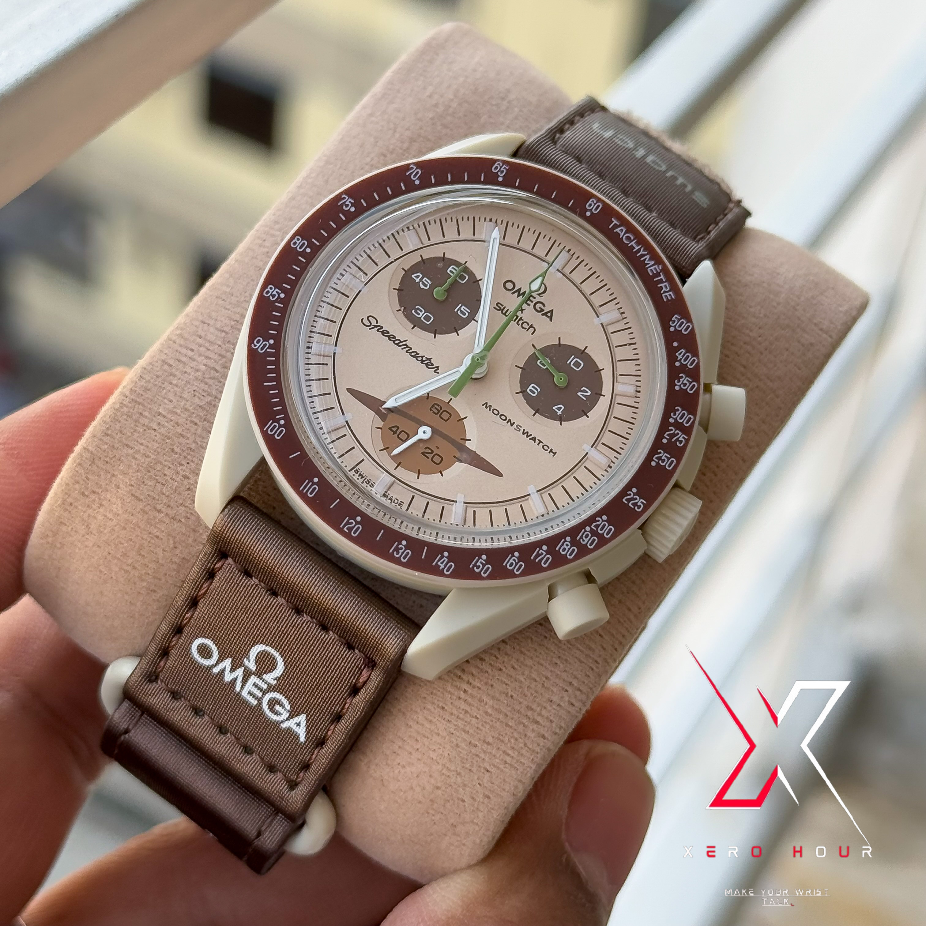 Omega MoonsWatch | Chronograph | Mission to Saturn | Dark Chrolocate cream_img_8