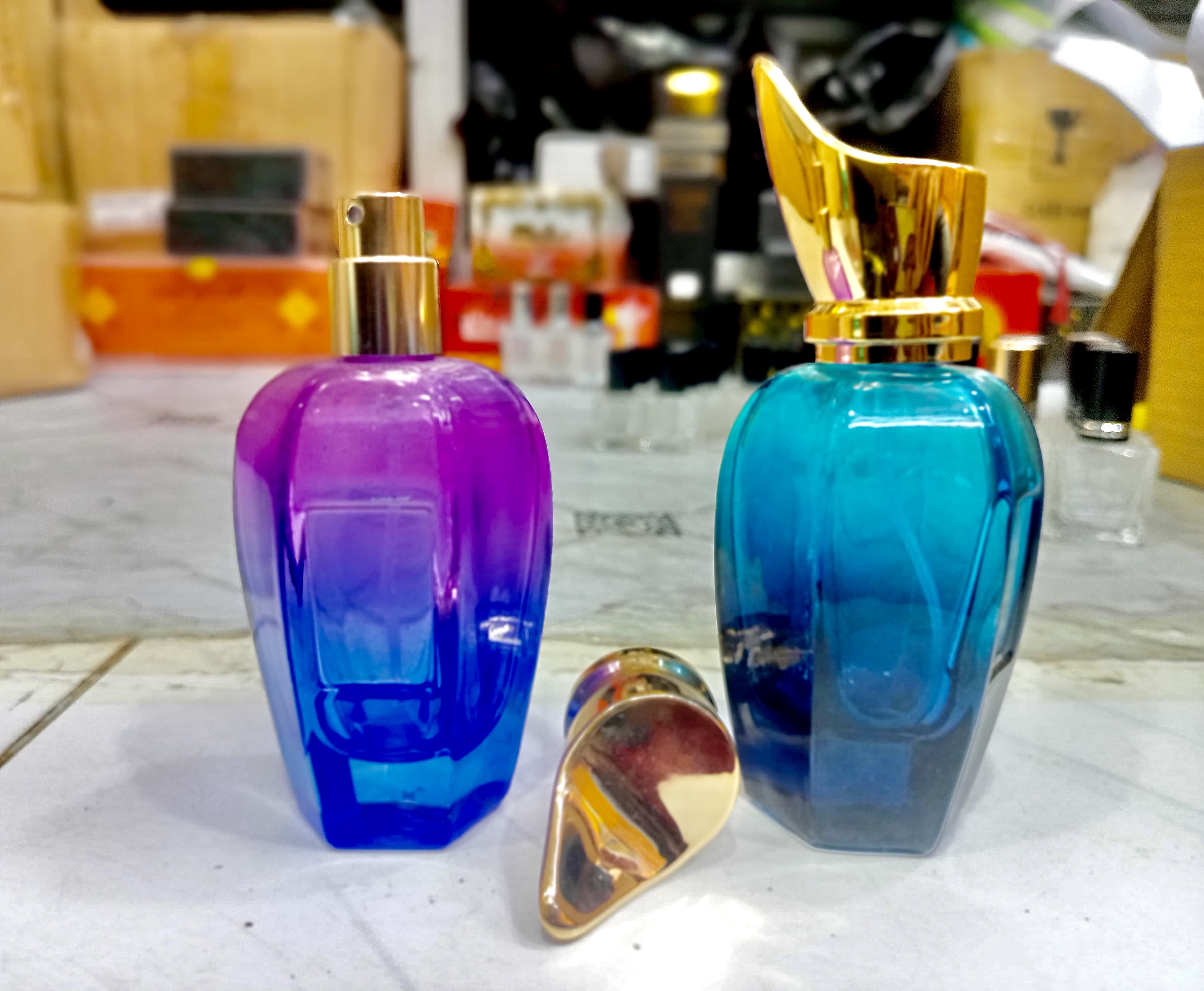 Empty 50ml Perfume Atomizer Refillable Spray Bottle xerjoff Shape colorful Glass 1 pcs Random color_img_2