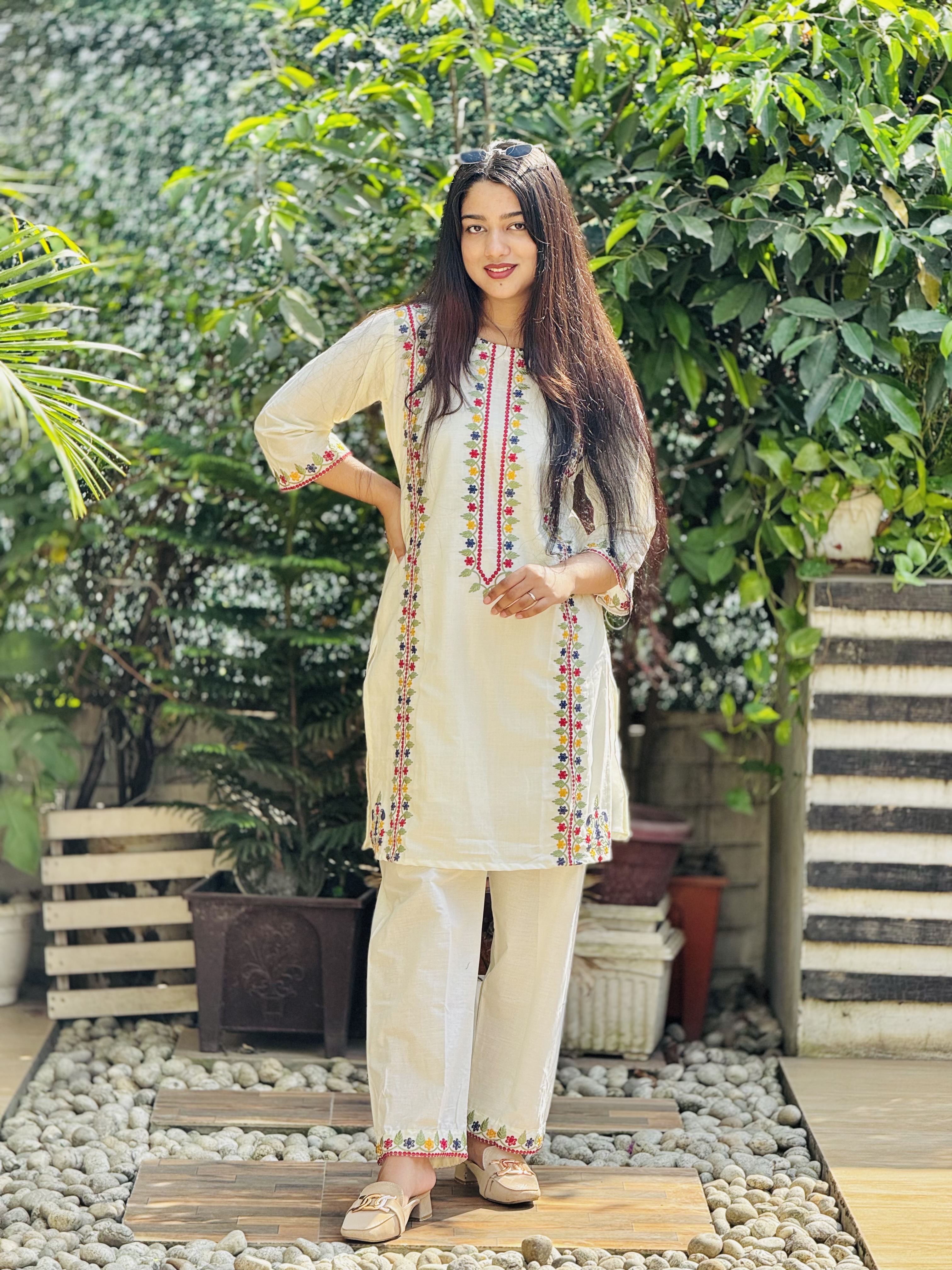 New Embroidery 2 piece - Image 2